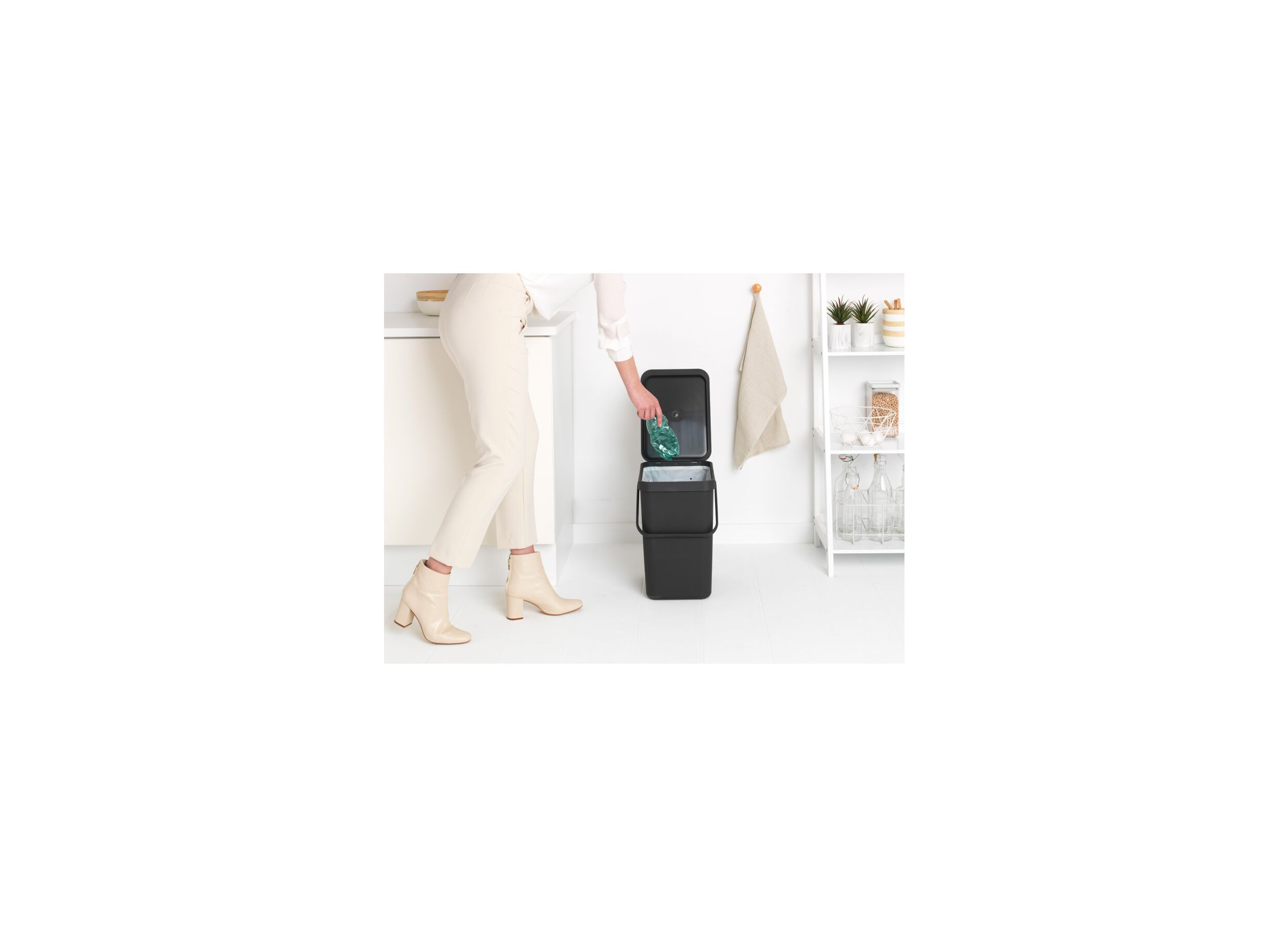 Sfeerfoto - Vuilbak Sort & Go Brabantia 25L grijs