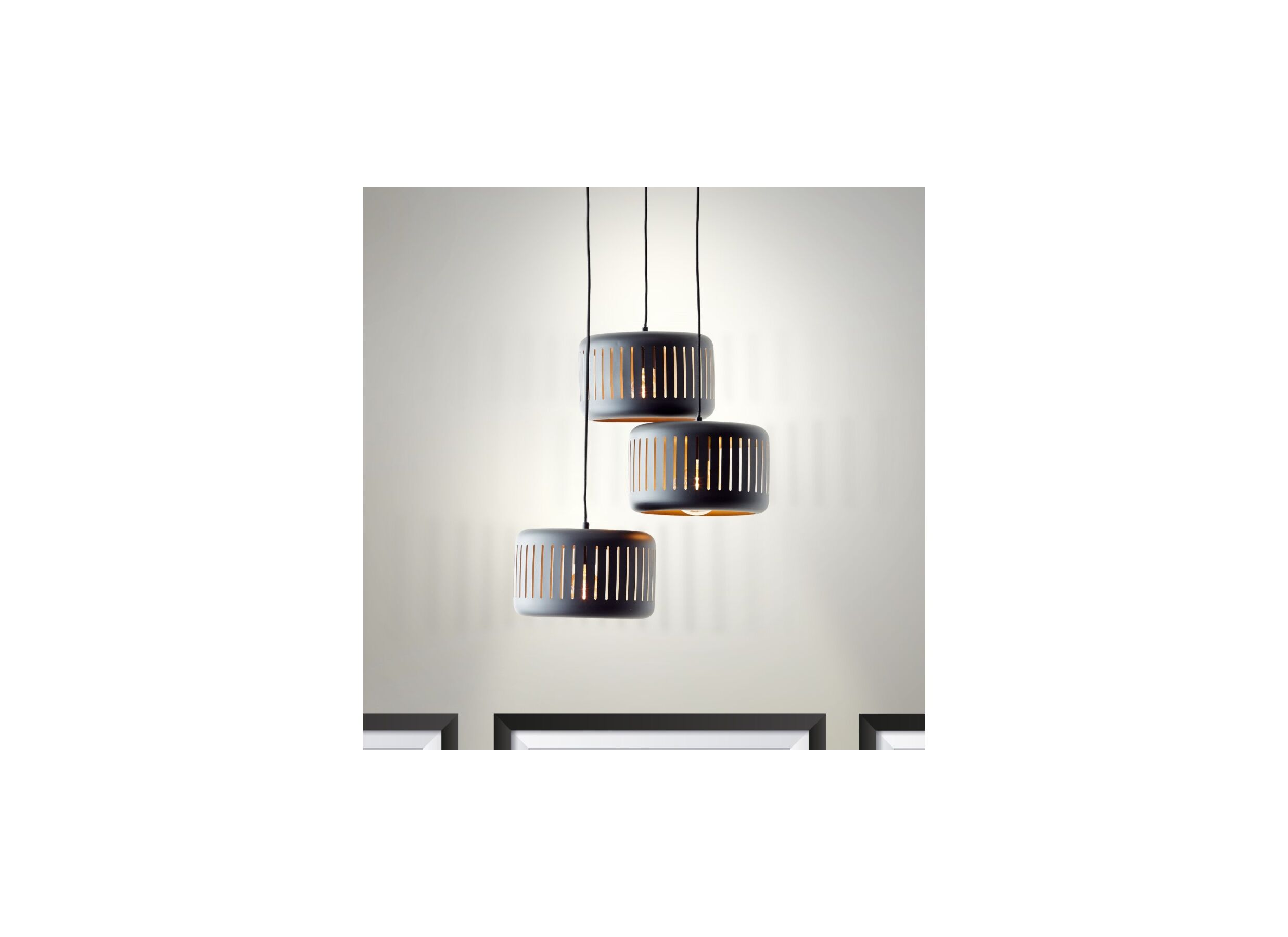 Sfeerfoto - Hanglamp Tyas 52x120cm 3x60W E27