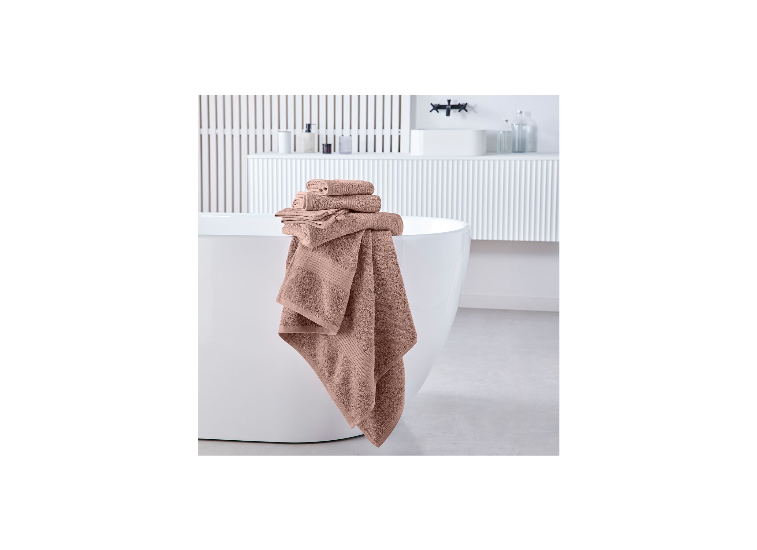 Photo ensemble - Serviette de bain Essential 50x90cm rose des sables
