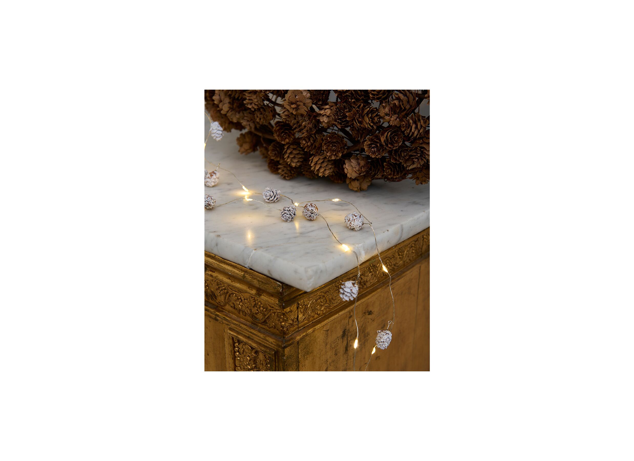 Foto ambiance - Guirlande luminaire Pomme de pin 200cm 20LED - métal - blanc