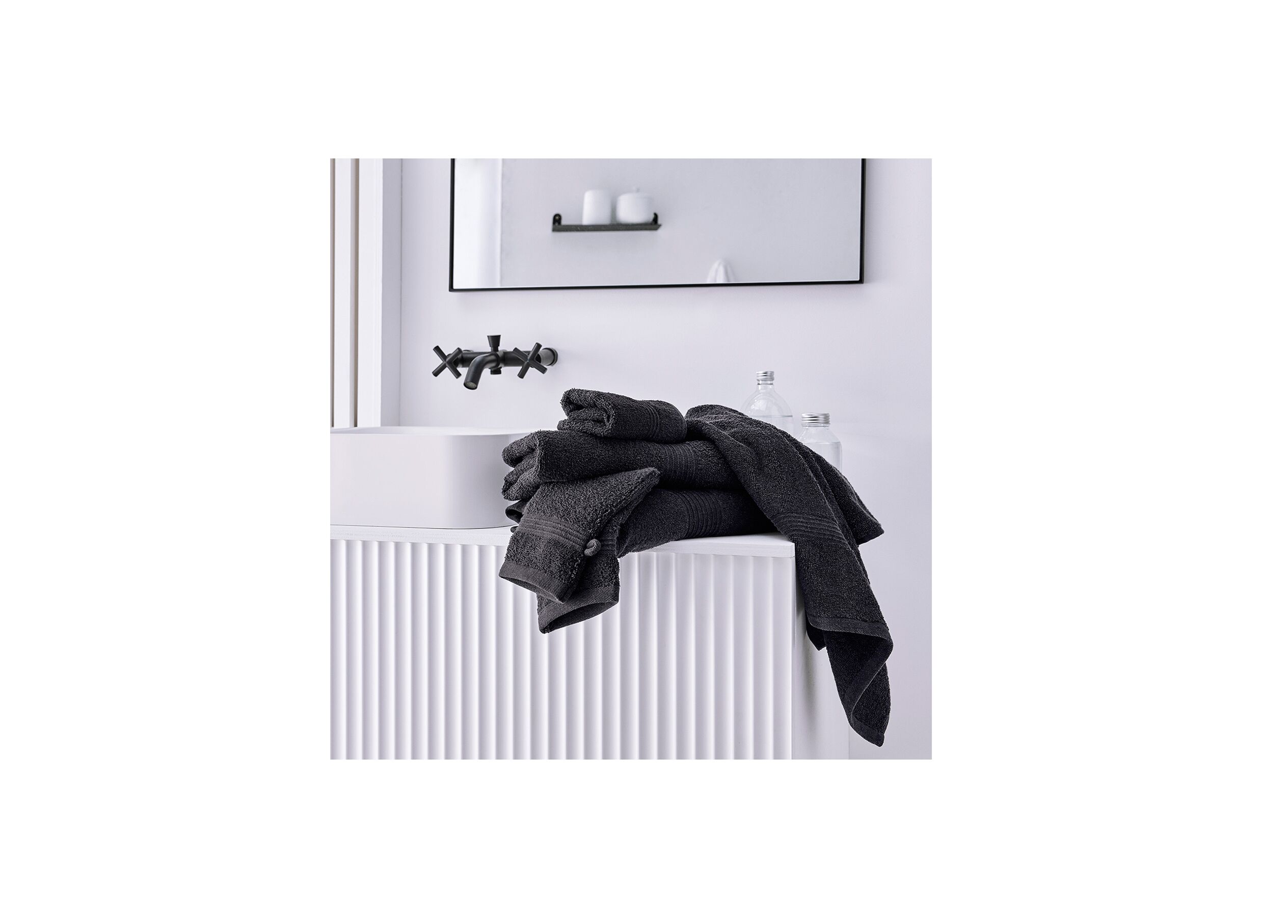 Photo ensemble - Serviette de bain Essential 30x50cm fusain