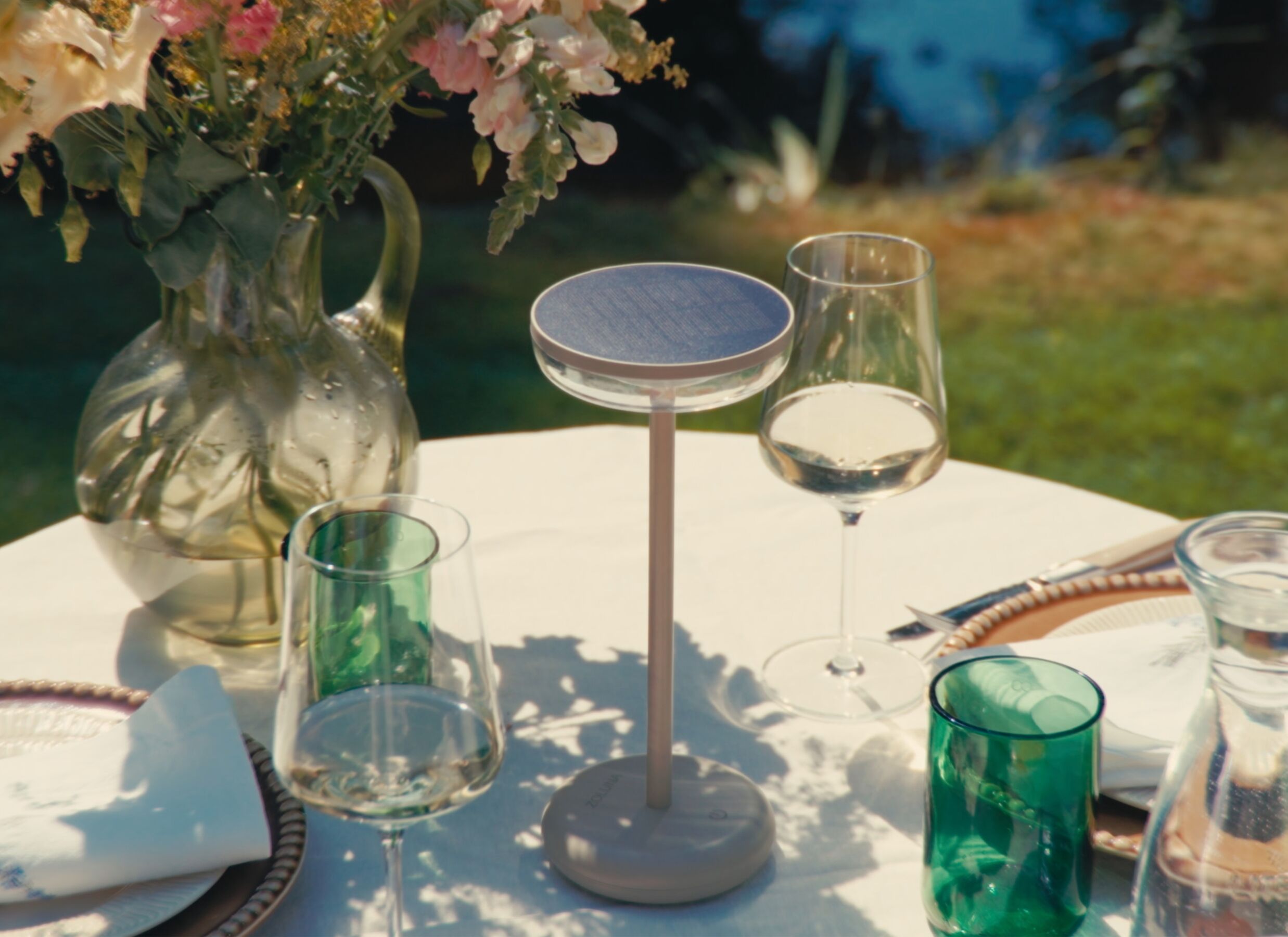 Foto ambiance - Lampe de table solaire Bobbie H27 - plastique - sable