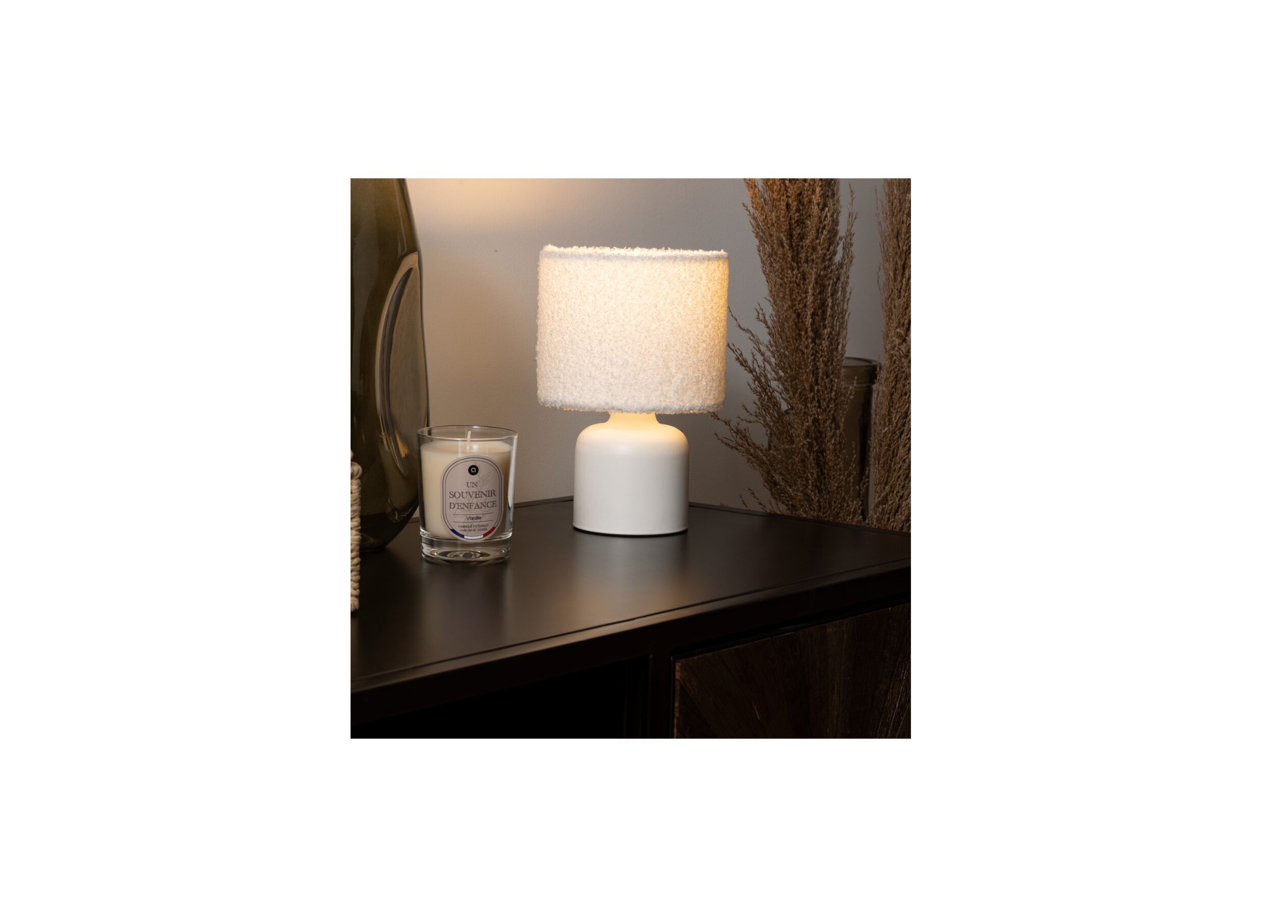 Foto ambiance - Lampe de table Bona E14 H22cm - PVC & bouclé - blanc