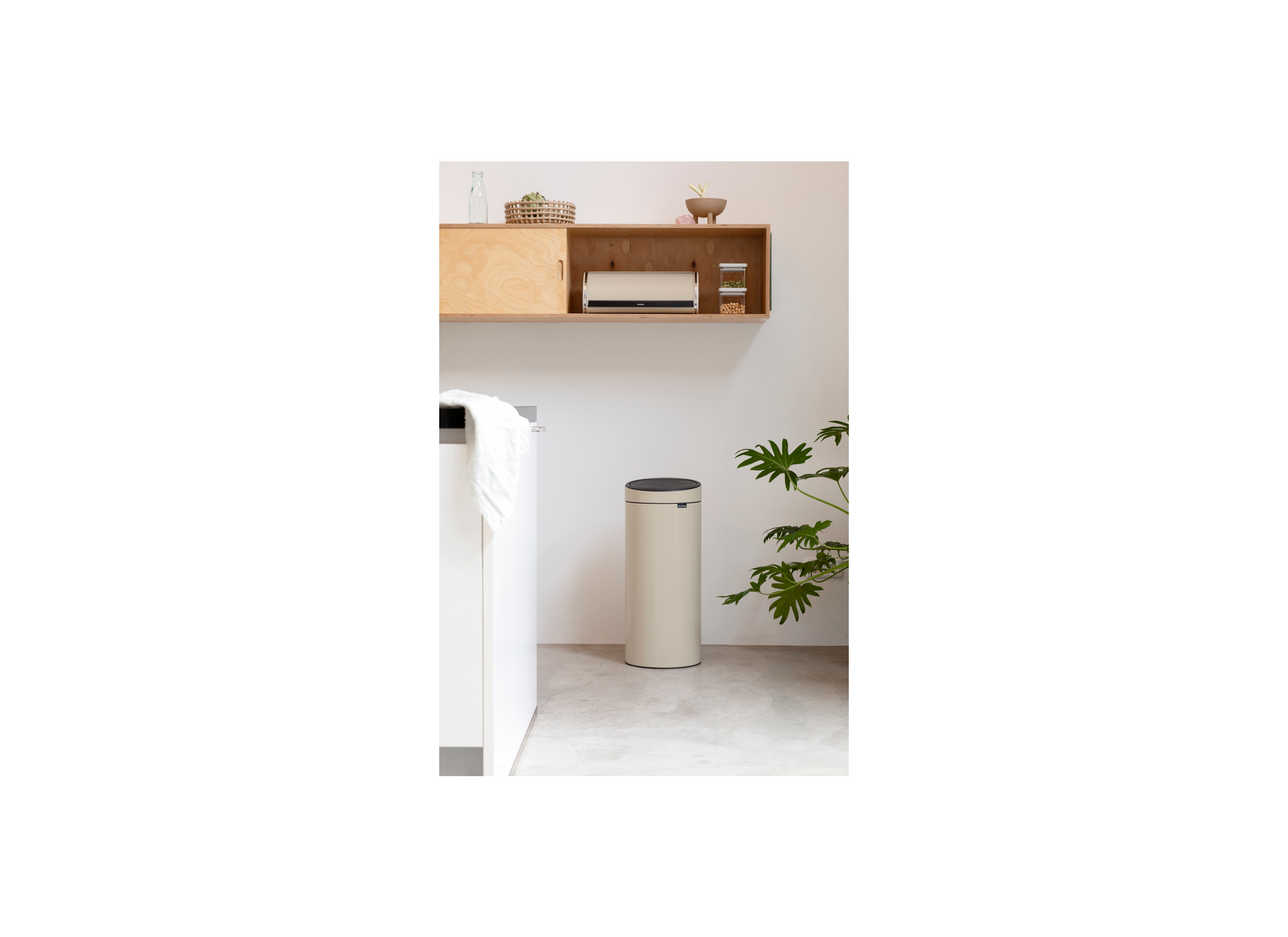 Sfeerfoto - Touch Bin Brabantia 30L soft beige