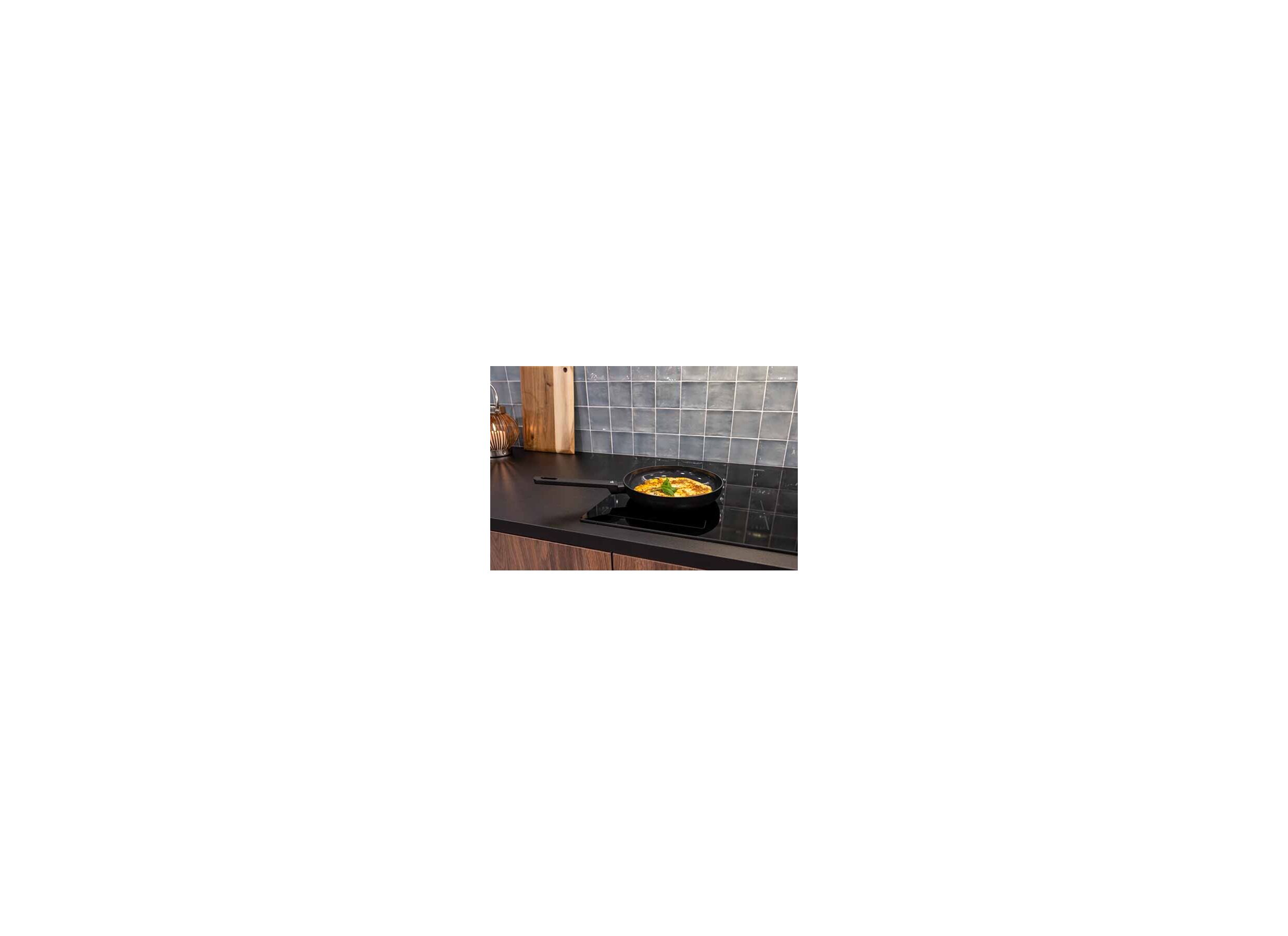 Sfeerfoto - Braadpan Full Black Ø24cm
