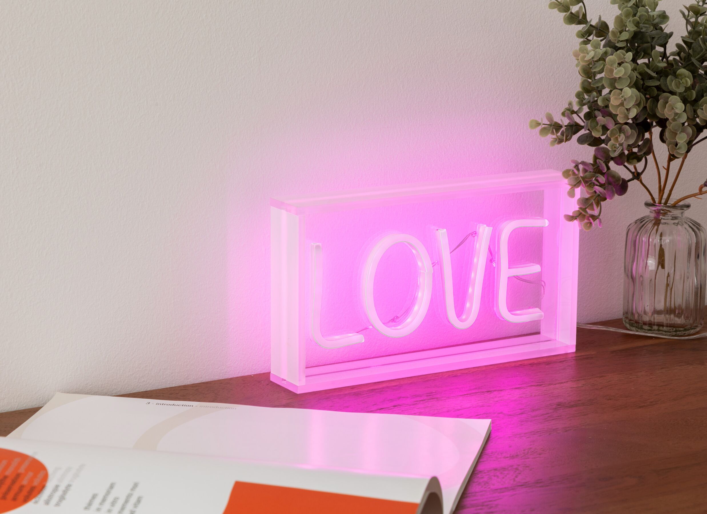 Sfeerfoto - Ledlamp Neon Love 23x12,5cm - kunststof - roze