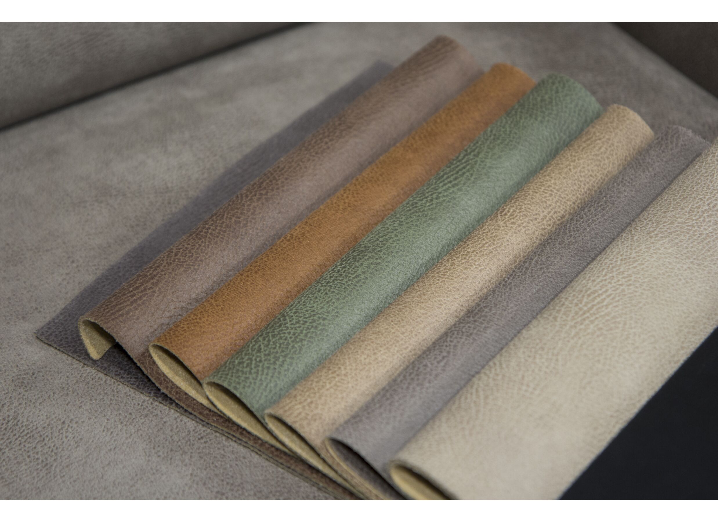 Canapé d'angle Brenda 275x210cm - tissu - cognac