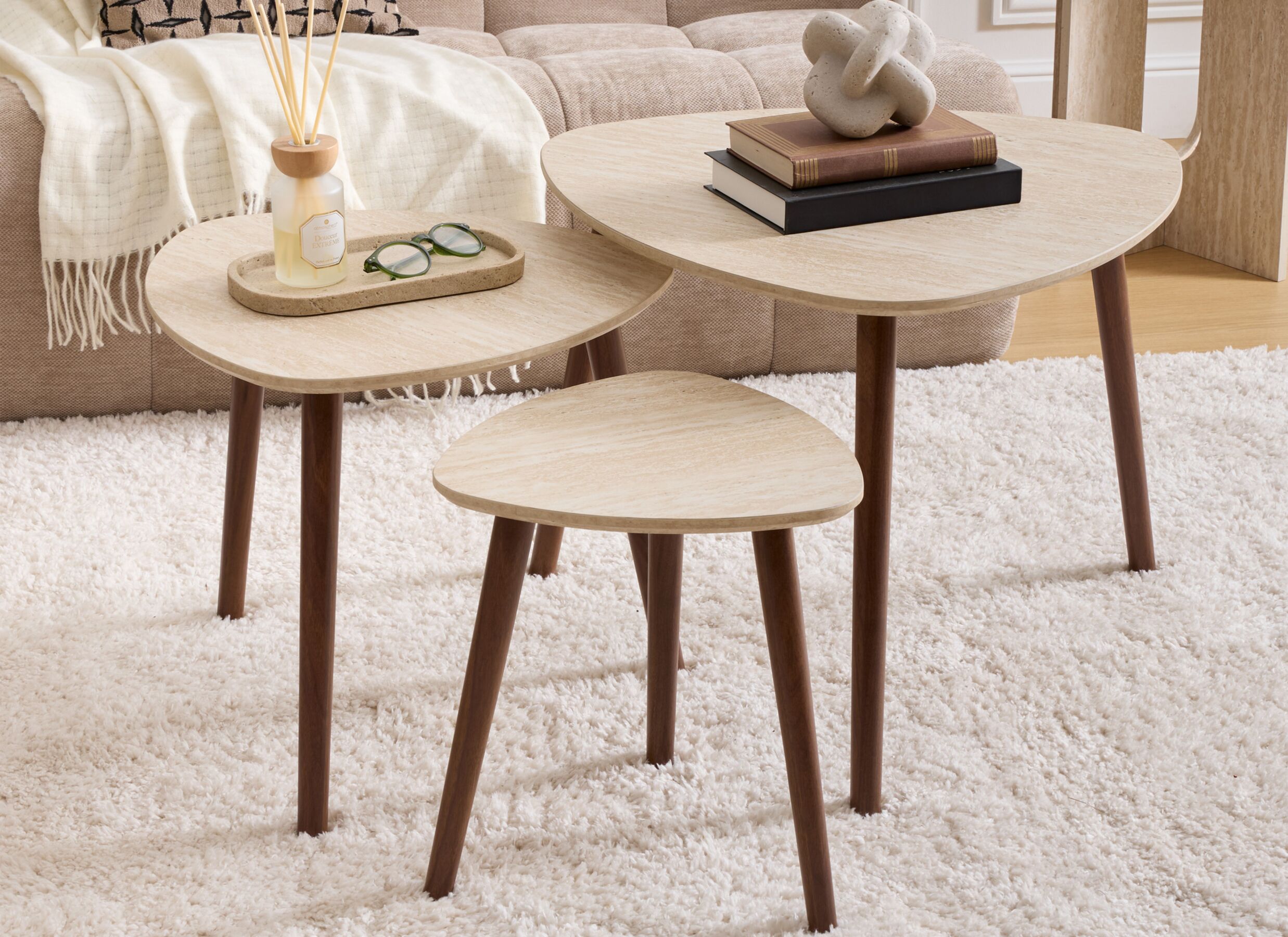 Sfeerfoto - Bijzettafel Mileo 60x60x45cm - MDF - travertin look set van 3