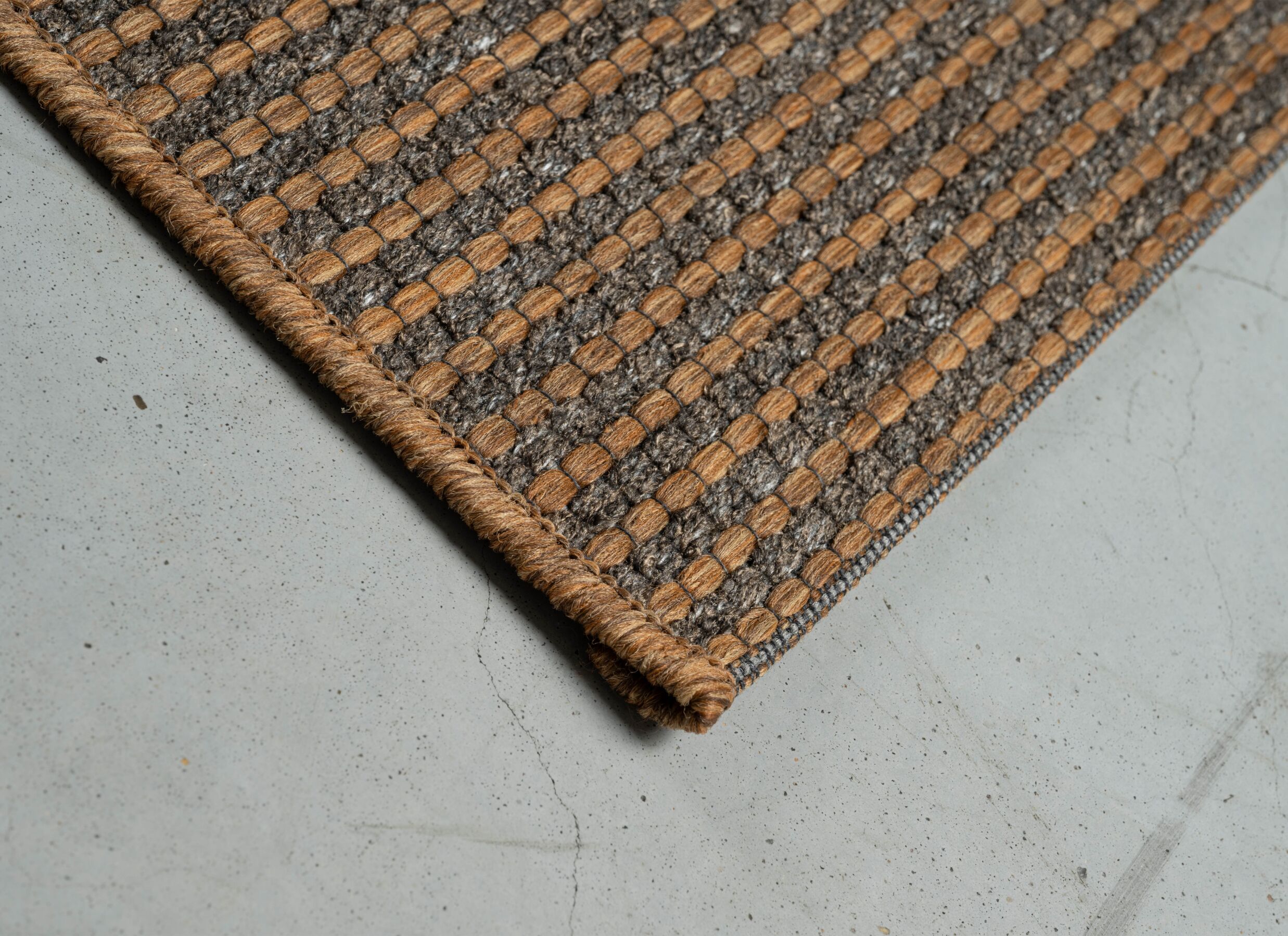 Detail - Tapis Makabi 80x150cm - polyester & polypropylène - marron