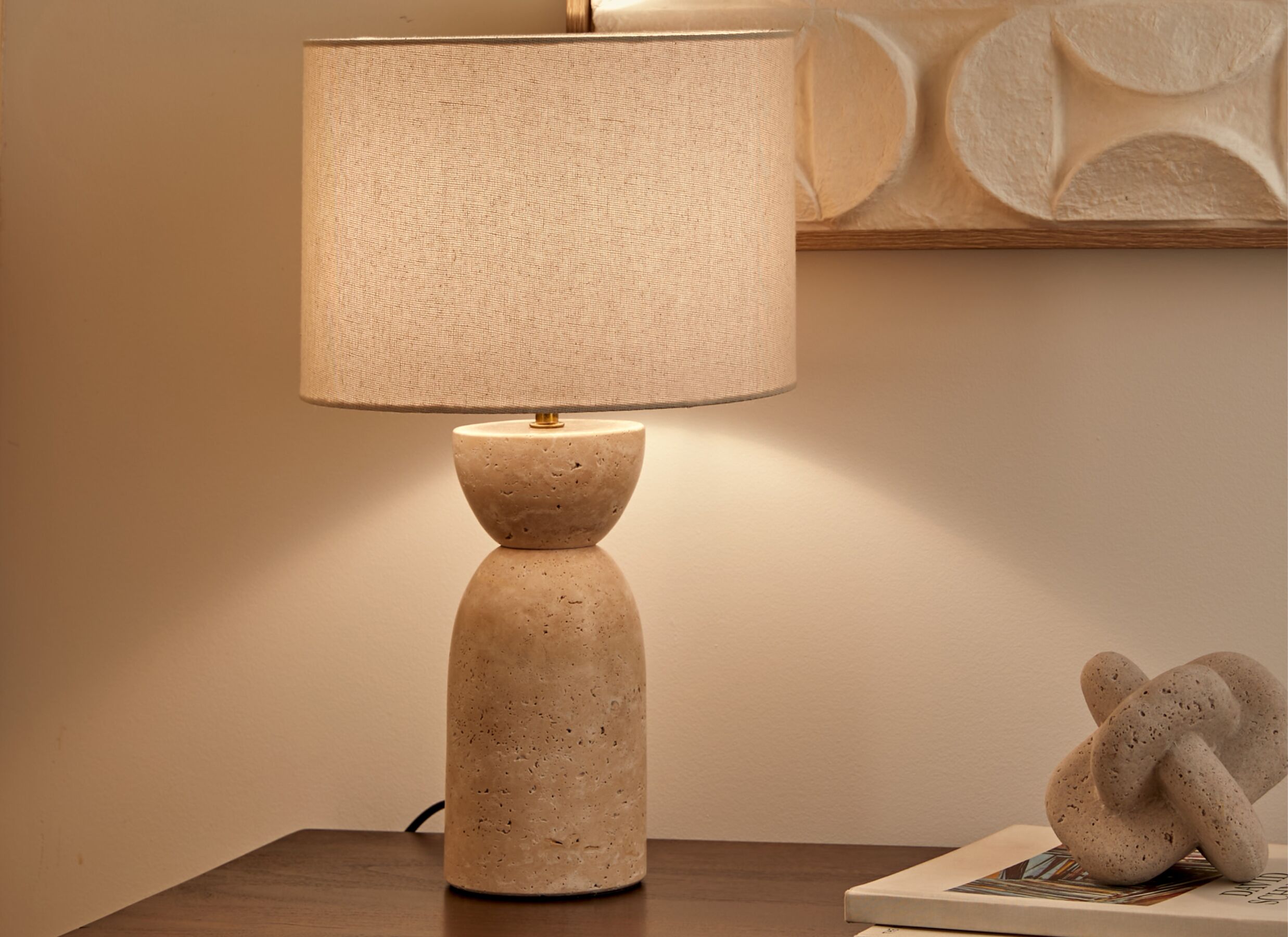 Foto ambiance - Lampe de table Erin H47,5cm E27 - travertin - beige