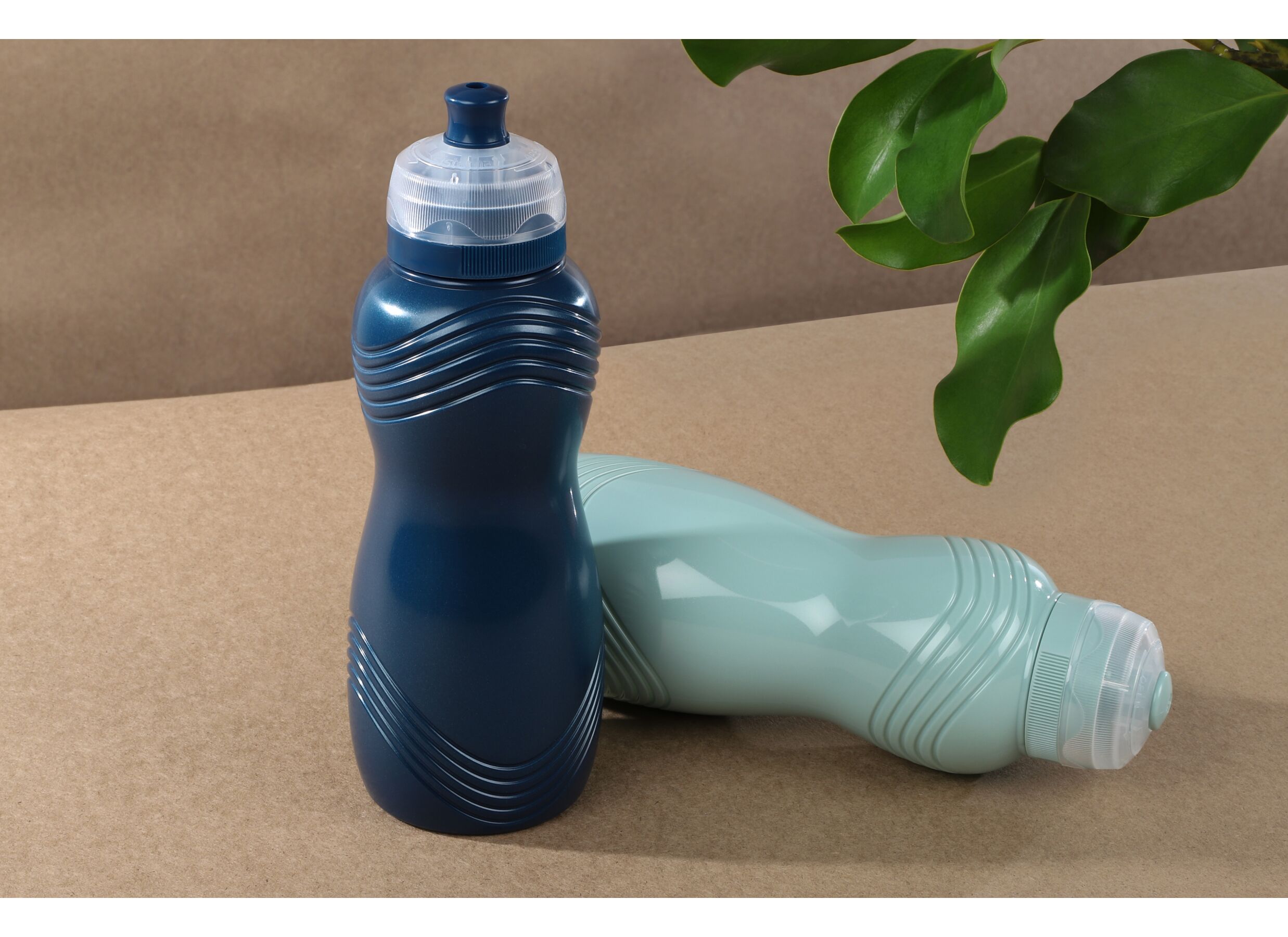 Photo ensemble - Gourde 600ml bleu clair bleu foncé
