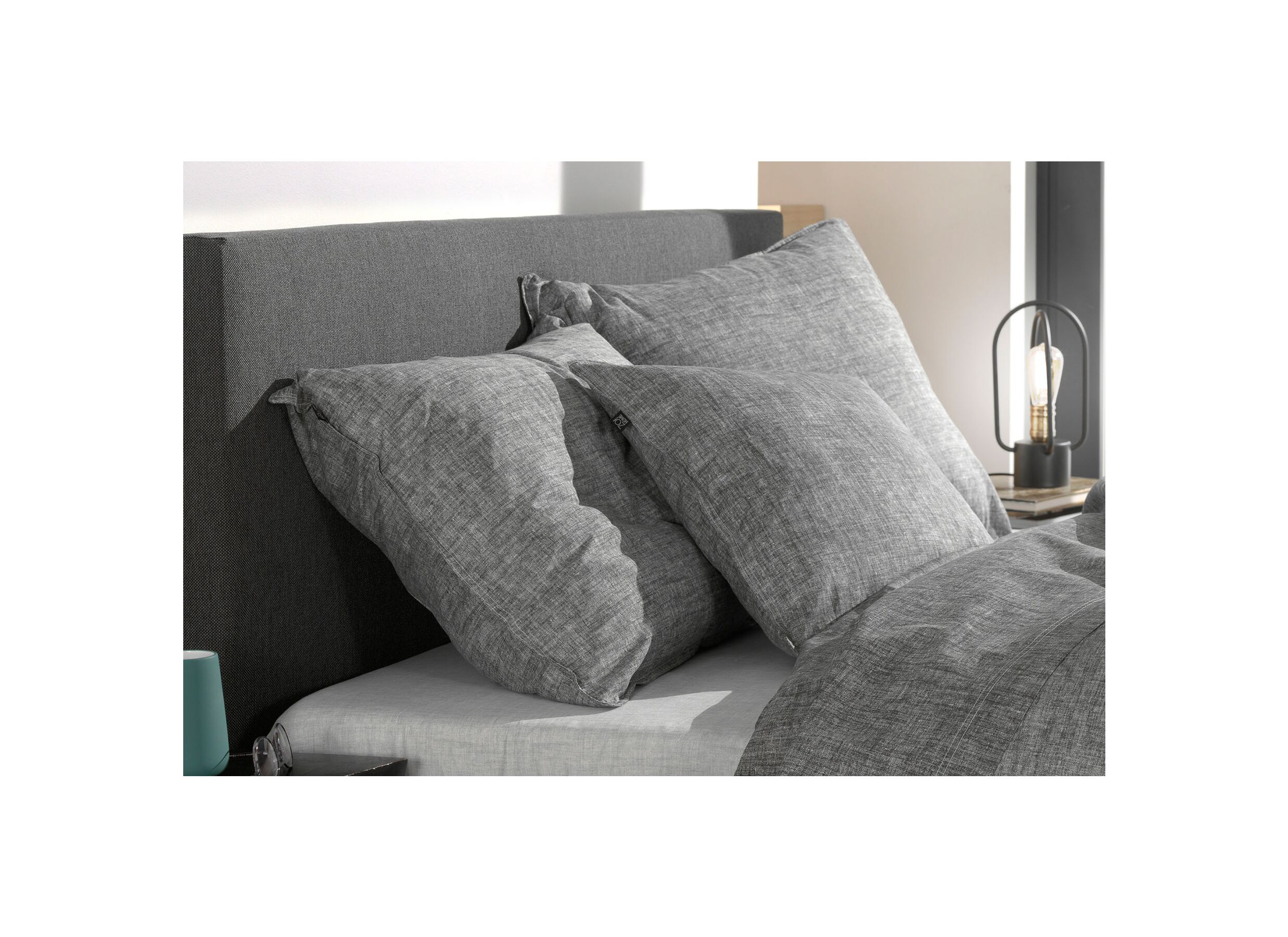 Foto ambiance - Taie d'oreiller 70x60cm gris fonce