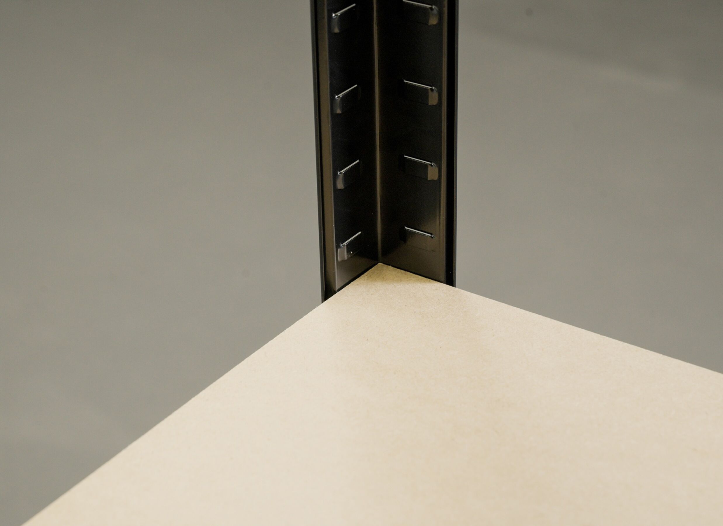 Indeling - Opbergrek Heavy Duty 180x90x40cm - MDF & metaal - zwart