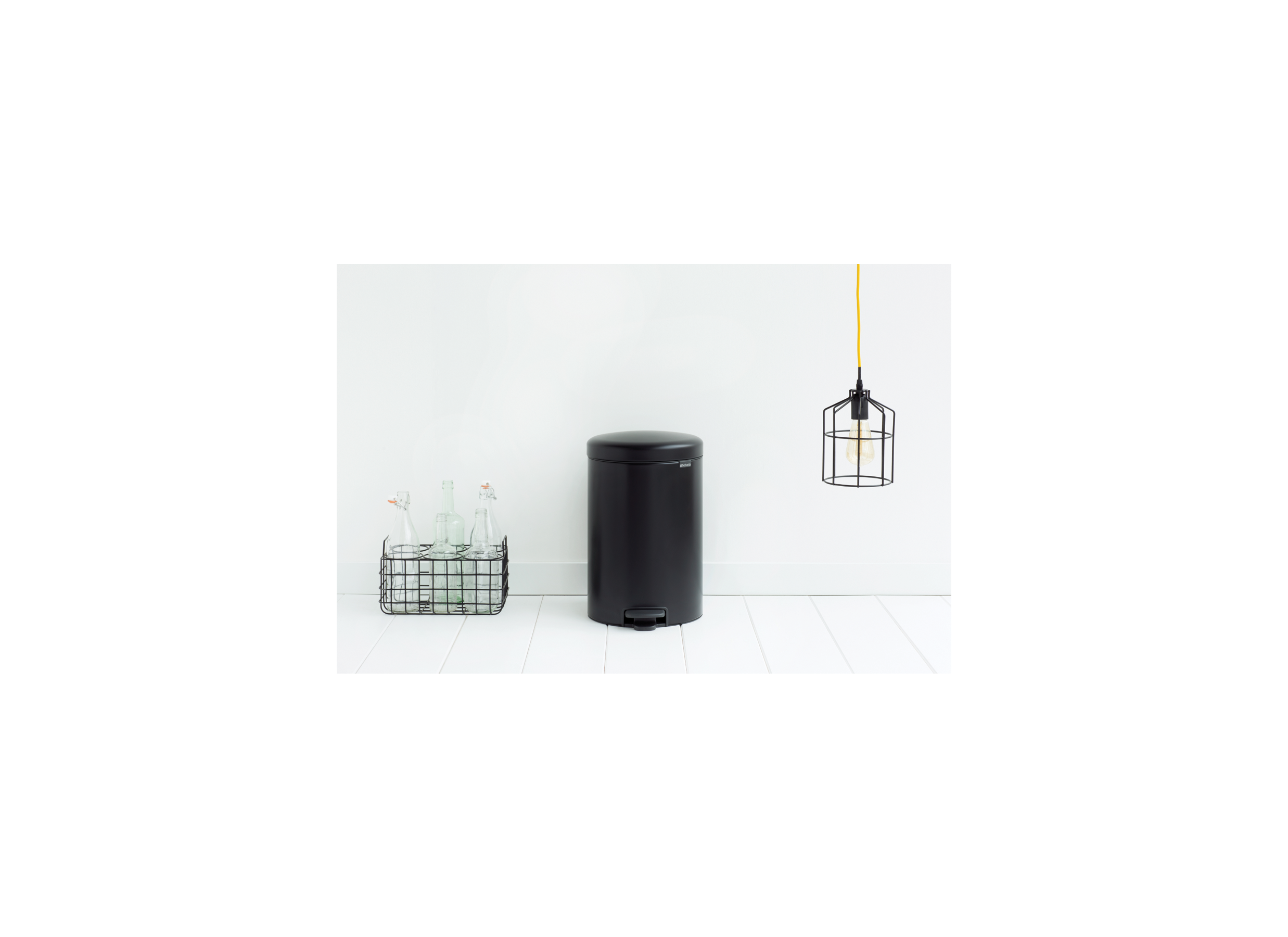 Foto ambiance - Poubelle à pédale NewIcon Brabantia 20L matt black
