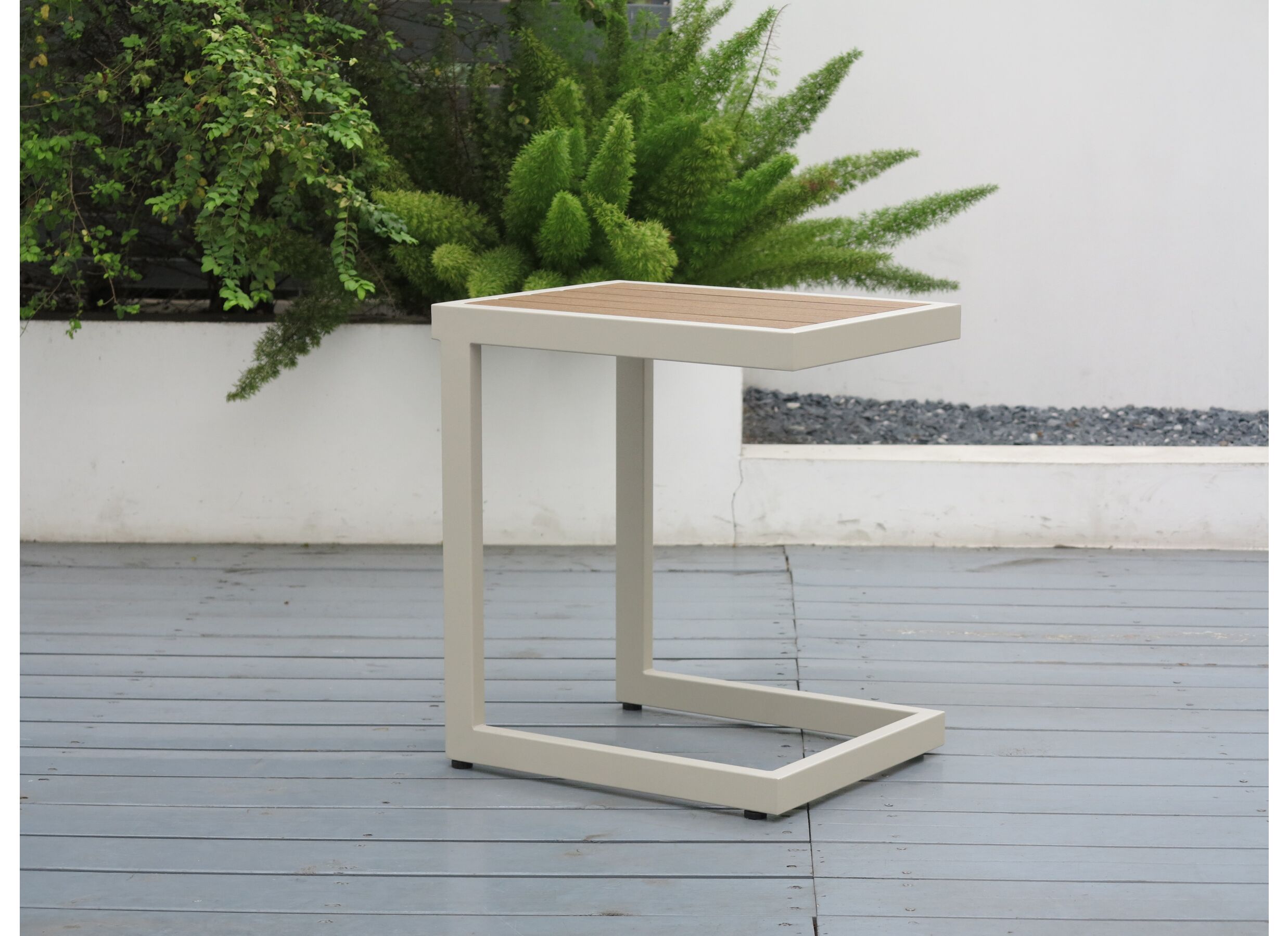 Foto ambiance - Table d'appoint Nirvana 40x32x45cm - aluminium/polywood - greige