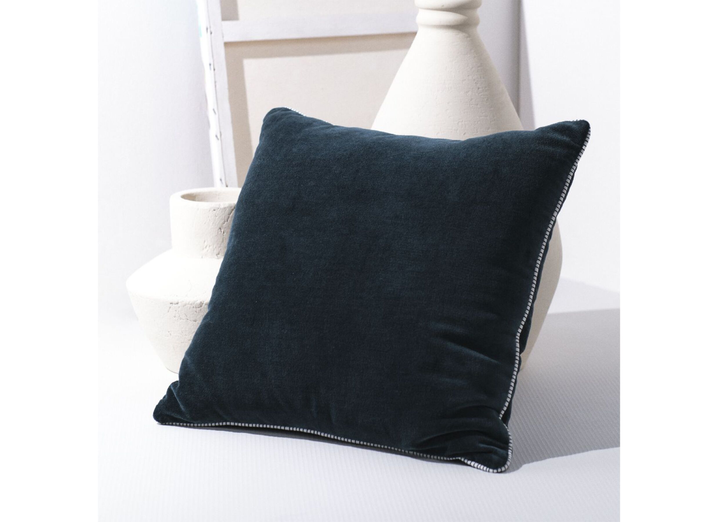 Sfeerfoto - Kussen Paon 45x45cm - velours - donkerblauw