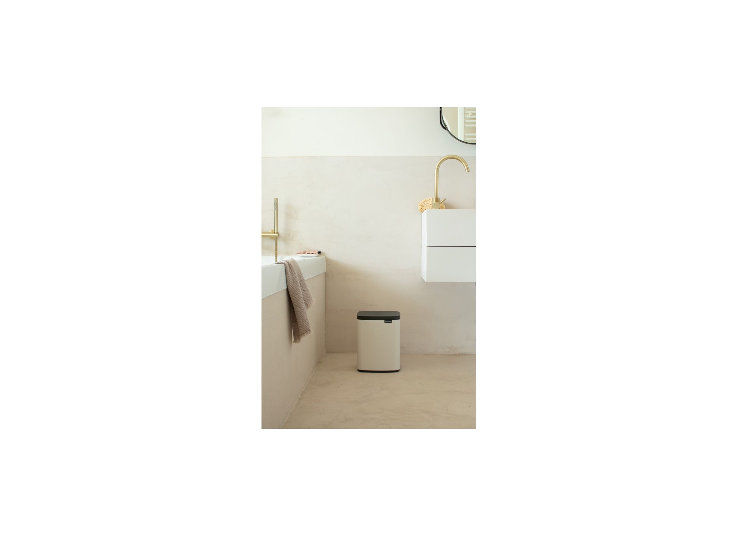 Sfeerfoto - Tafelafvalemmer Bo Brabantia 7L beige