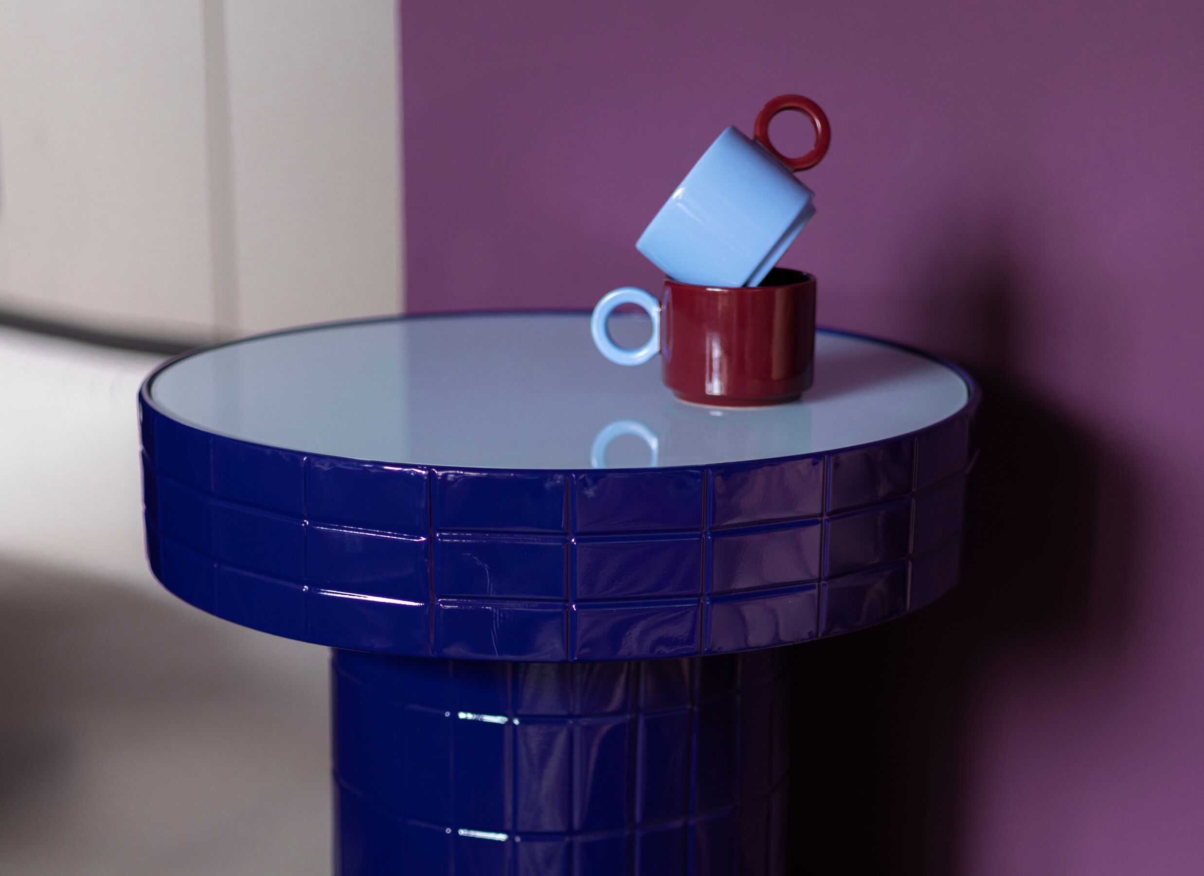 Foto ambiance - Mug Lou 28cl - stoneware - bordeaux & bleu