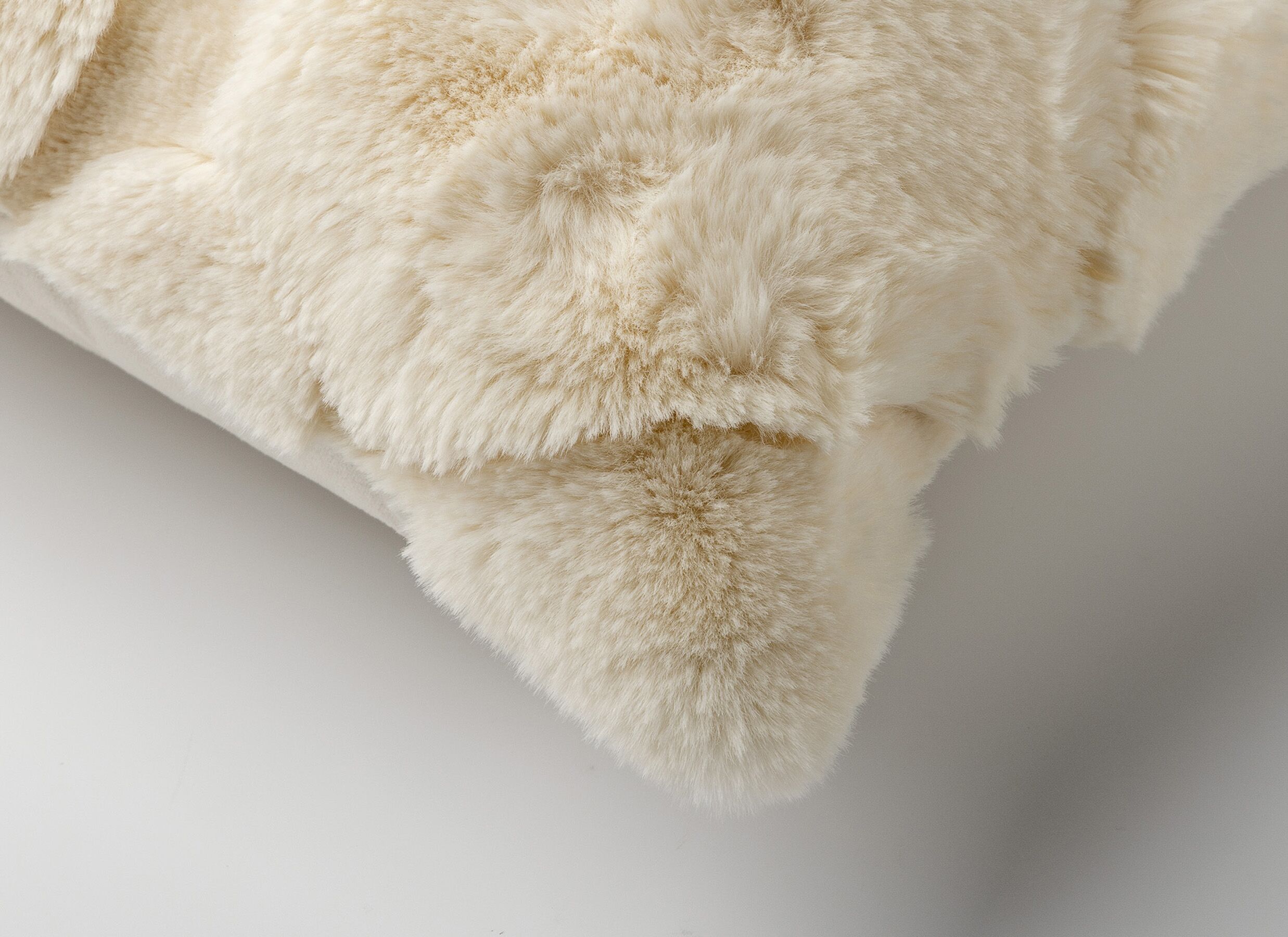 Detail - Coussin Pom 45x45cm - polyester - cannoli cream