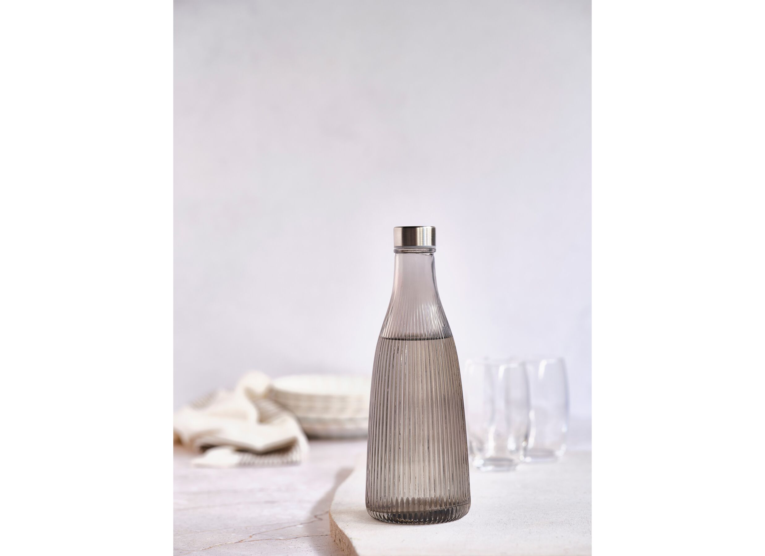 Sfeerfoto - Waterfles Atla 1L - glas - grijs