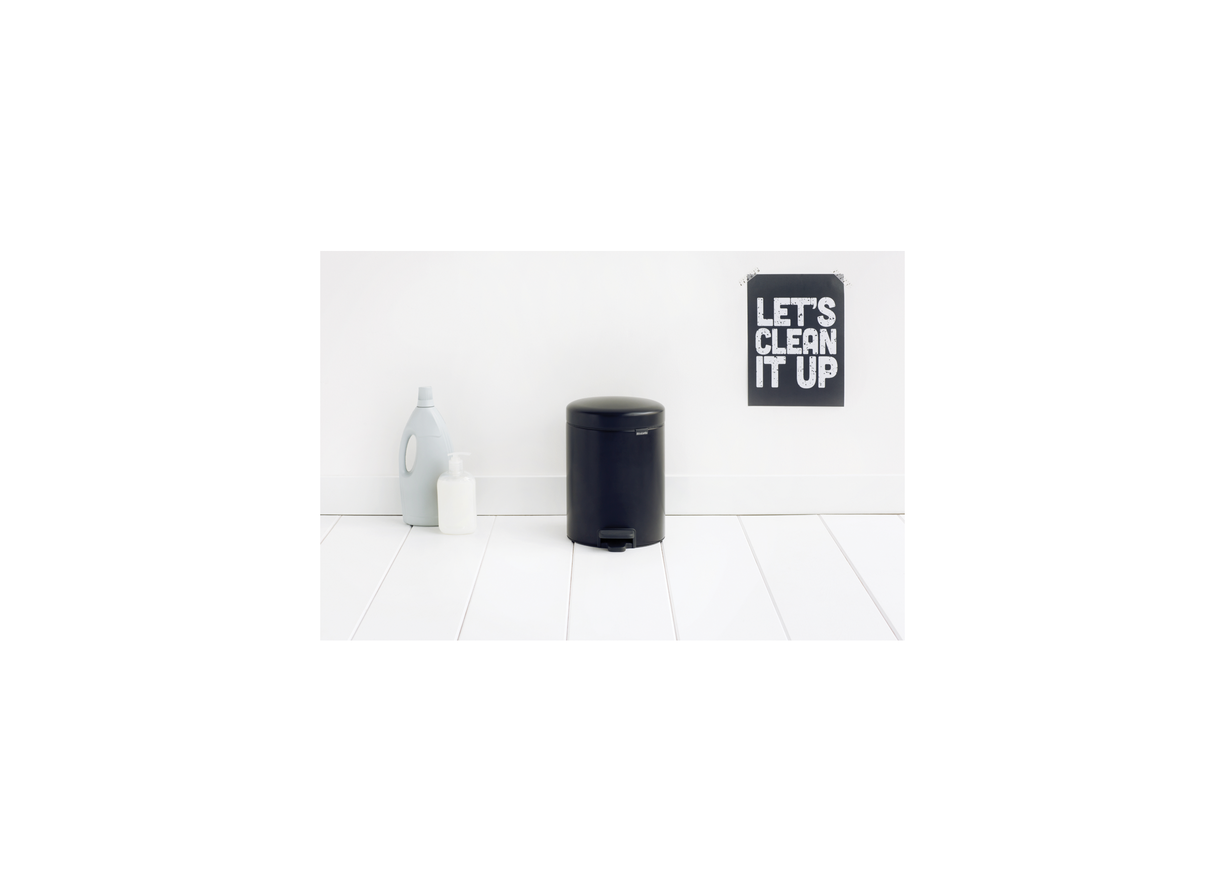 Foto ambiance - Poubelle à pédale NewIcon Brabantia 5L matt black