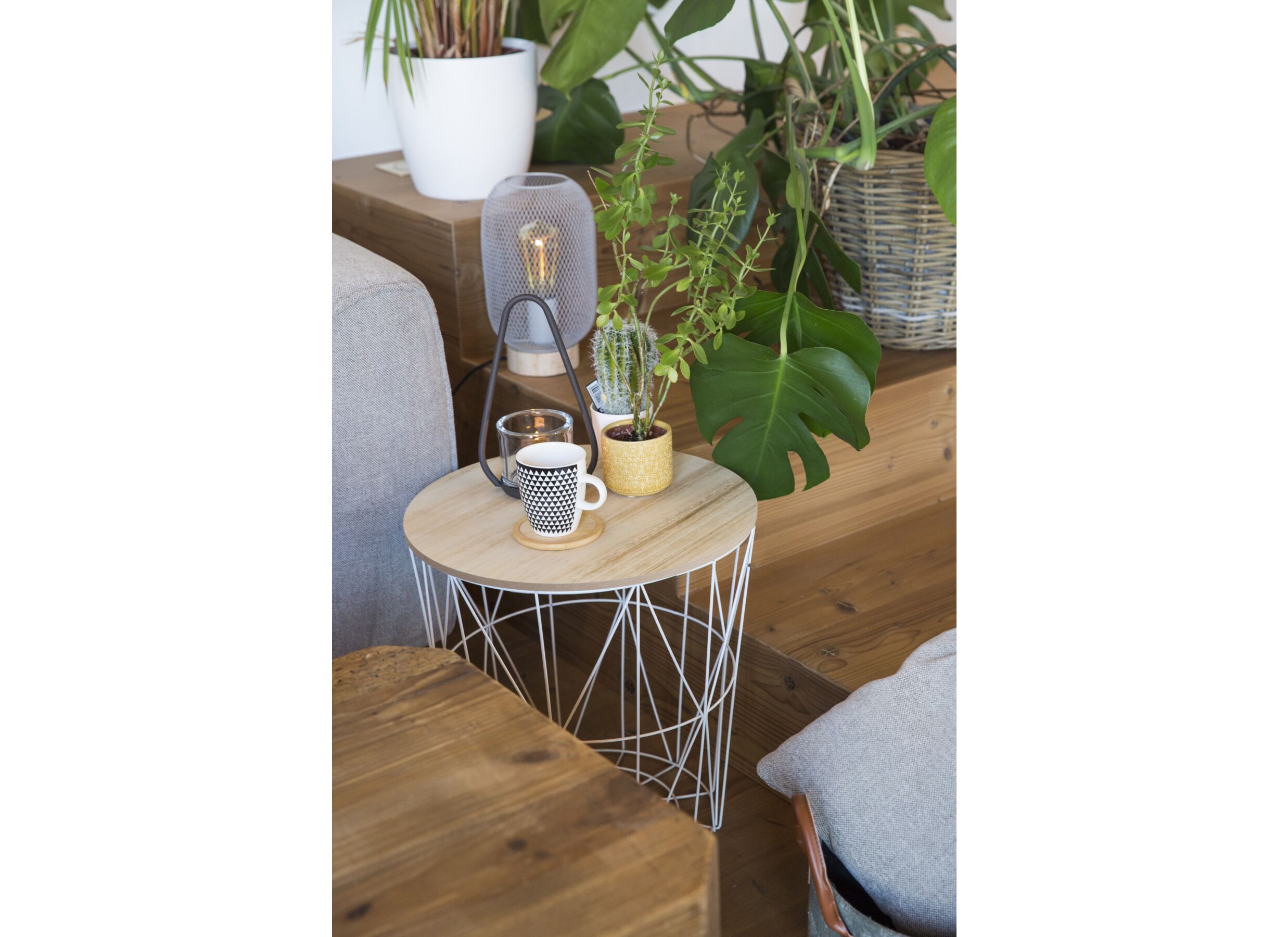 Sfeerfoto - Bijzettafel Kumi Ø39,5cm - metaal - wit