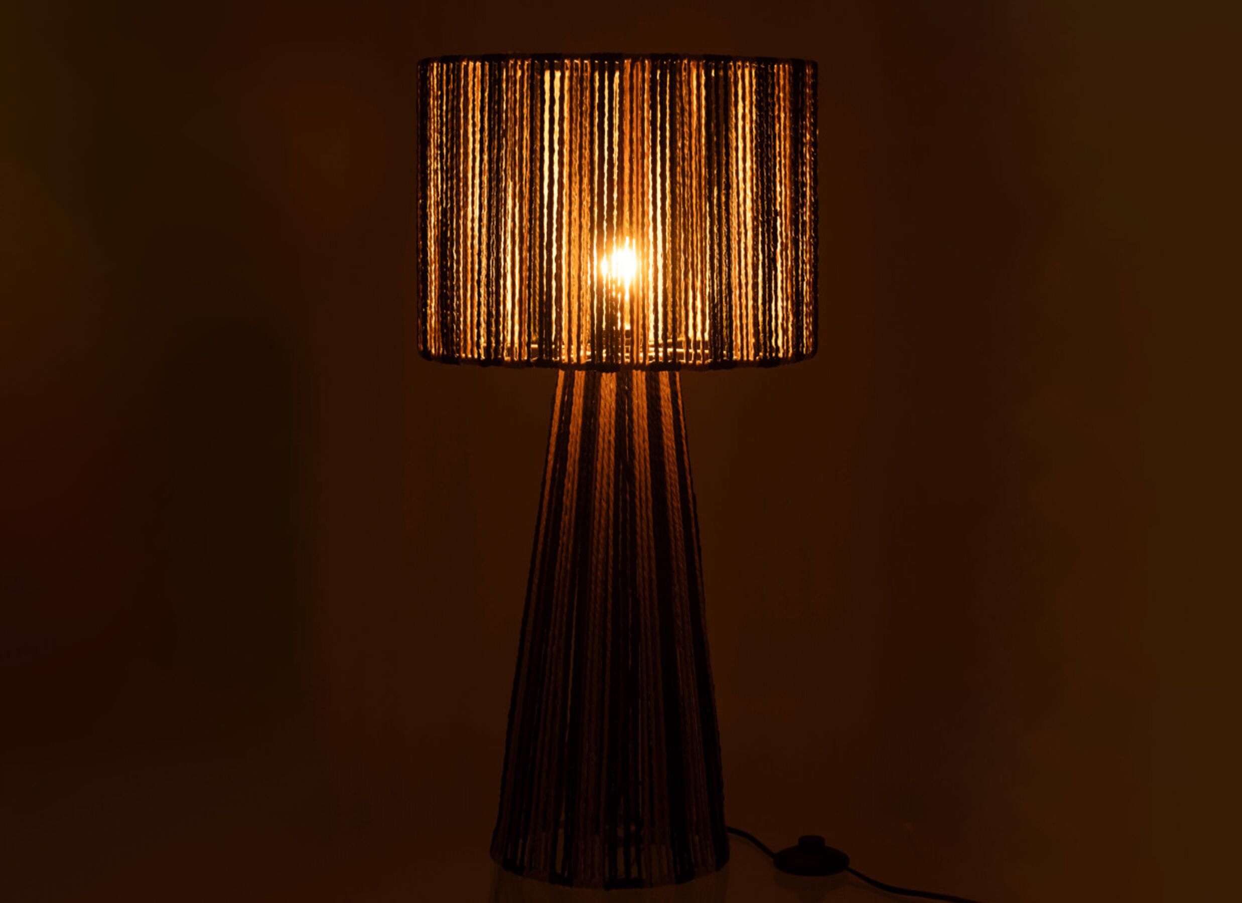 Sfeerfoto - Tafellamp E27 H69cm - papier - zwart & naturel