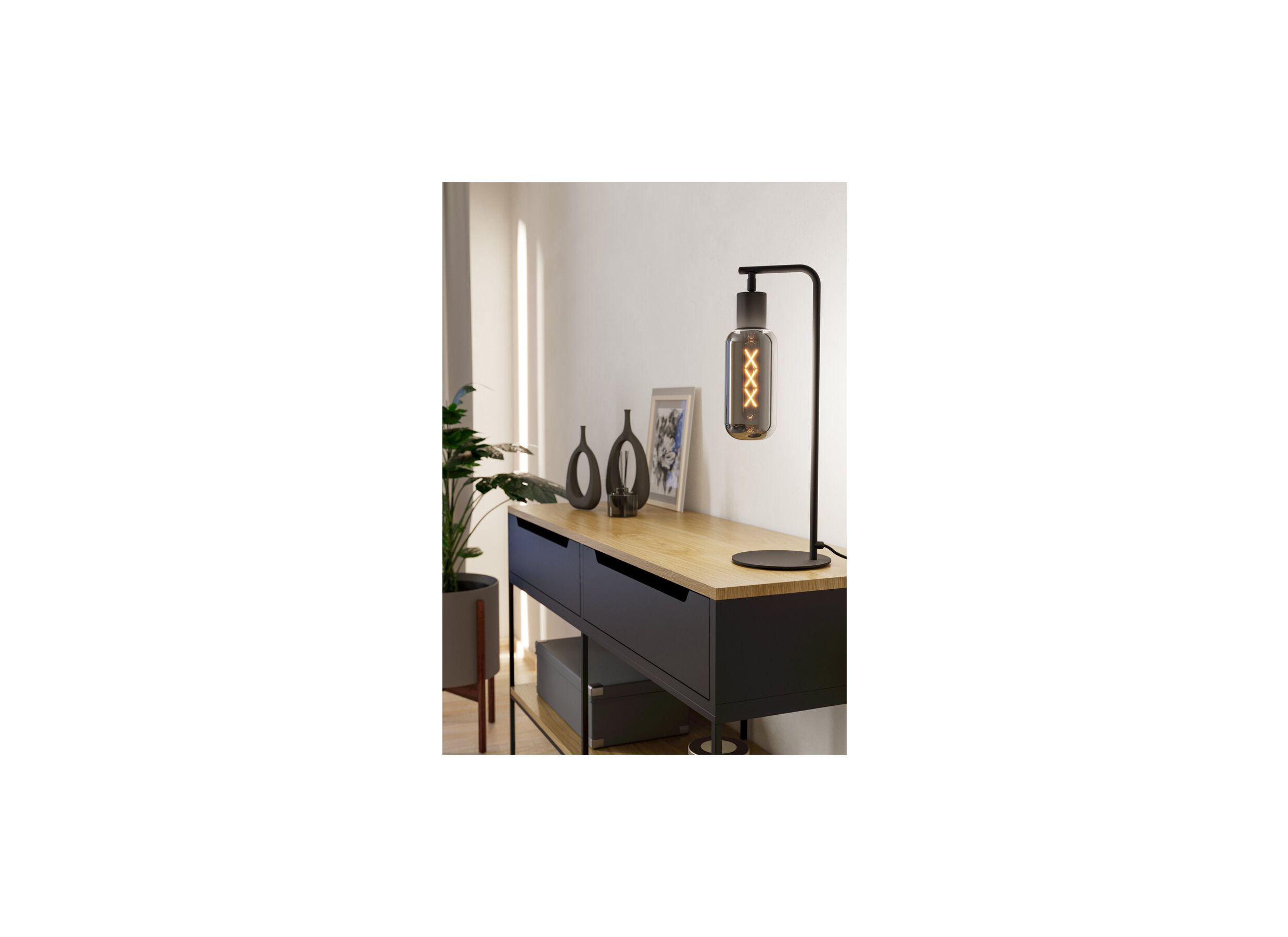 Foto ambiance - Lampe de table Maione E27 H50,5cm acier noir