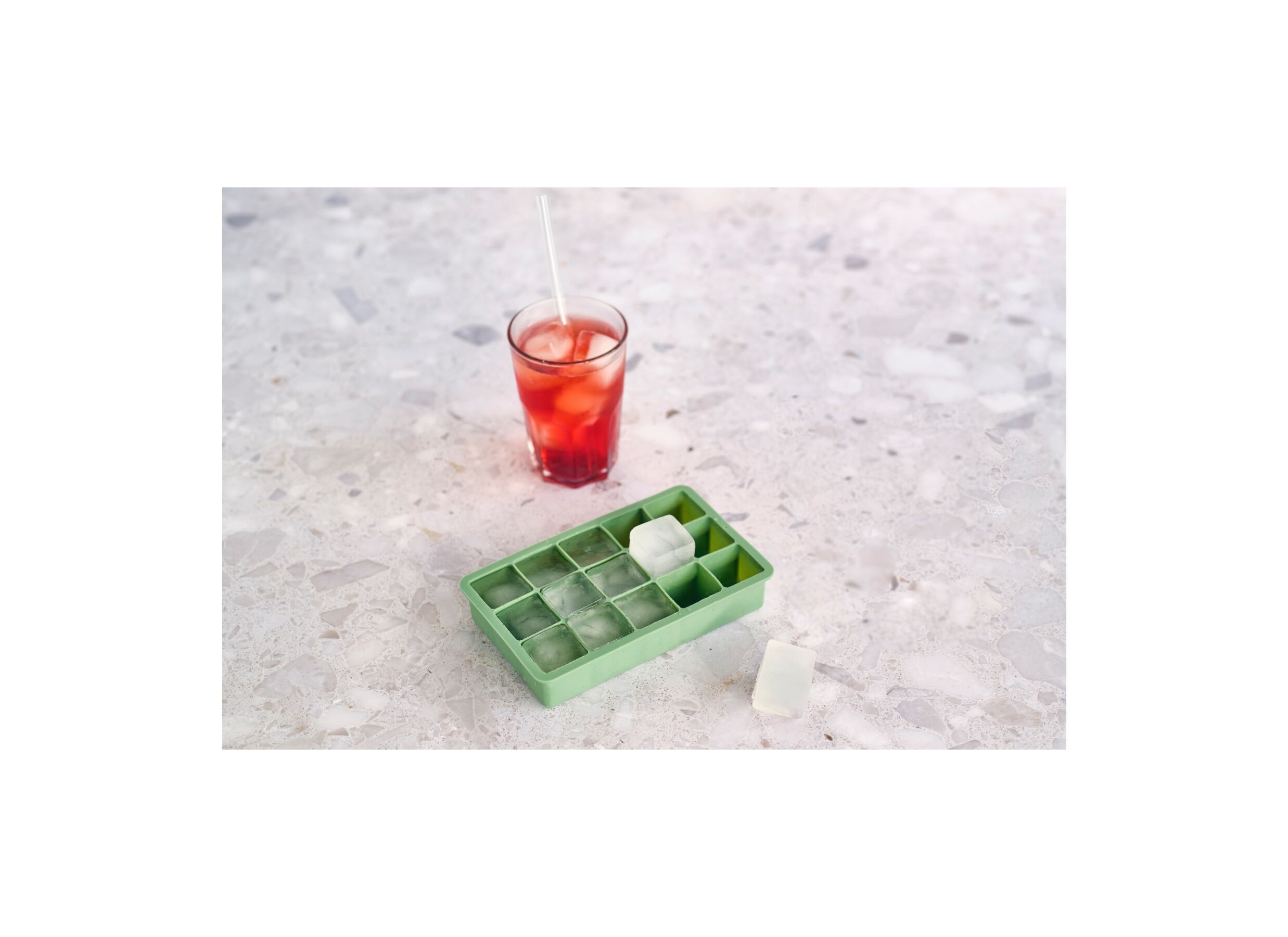 Sfeerfoto - Ijsblokjesvorm 18,3x11,3cm - silicone - groen