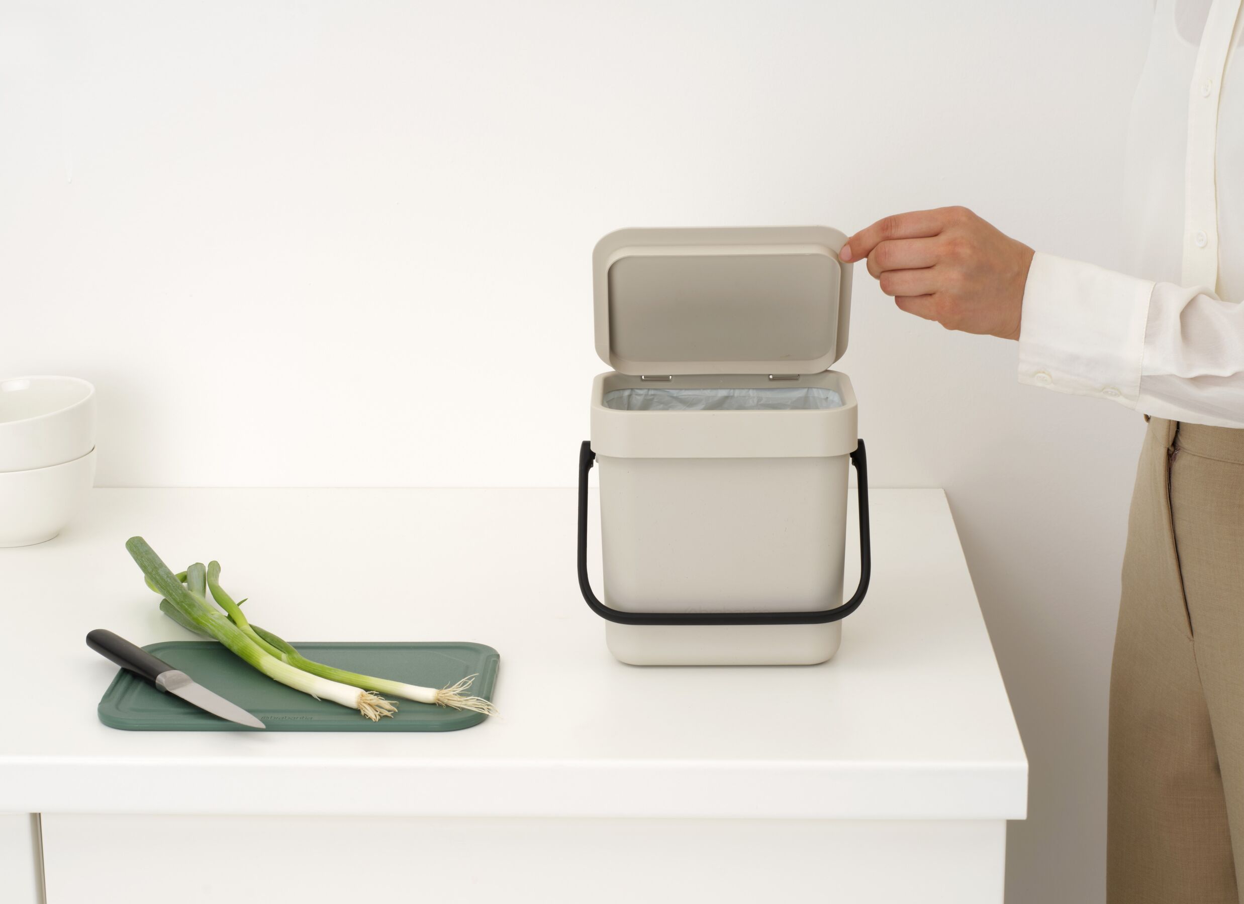 Sfeerfoto - Vuilnisbak Sort & Go Brabantia 3L - soft beige
