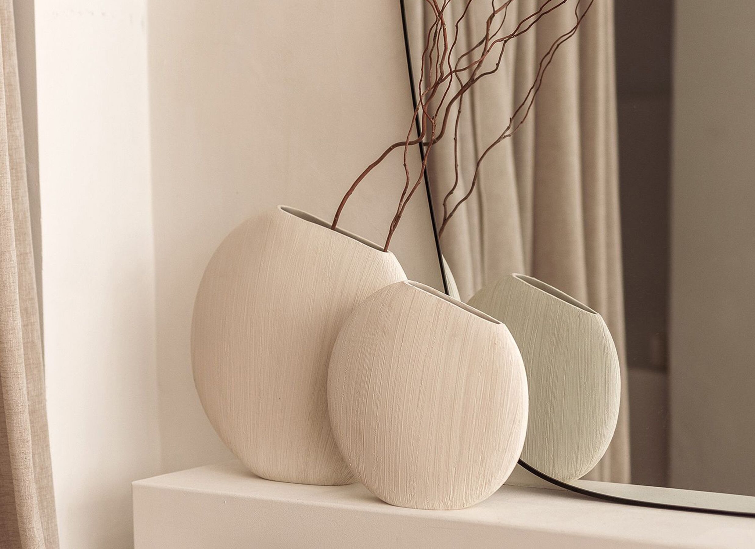 Sfeerfoto - Vaas Vico H29cm - keramiek - beige