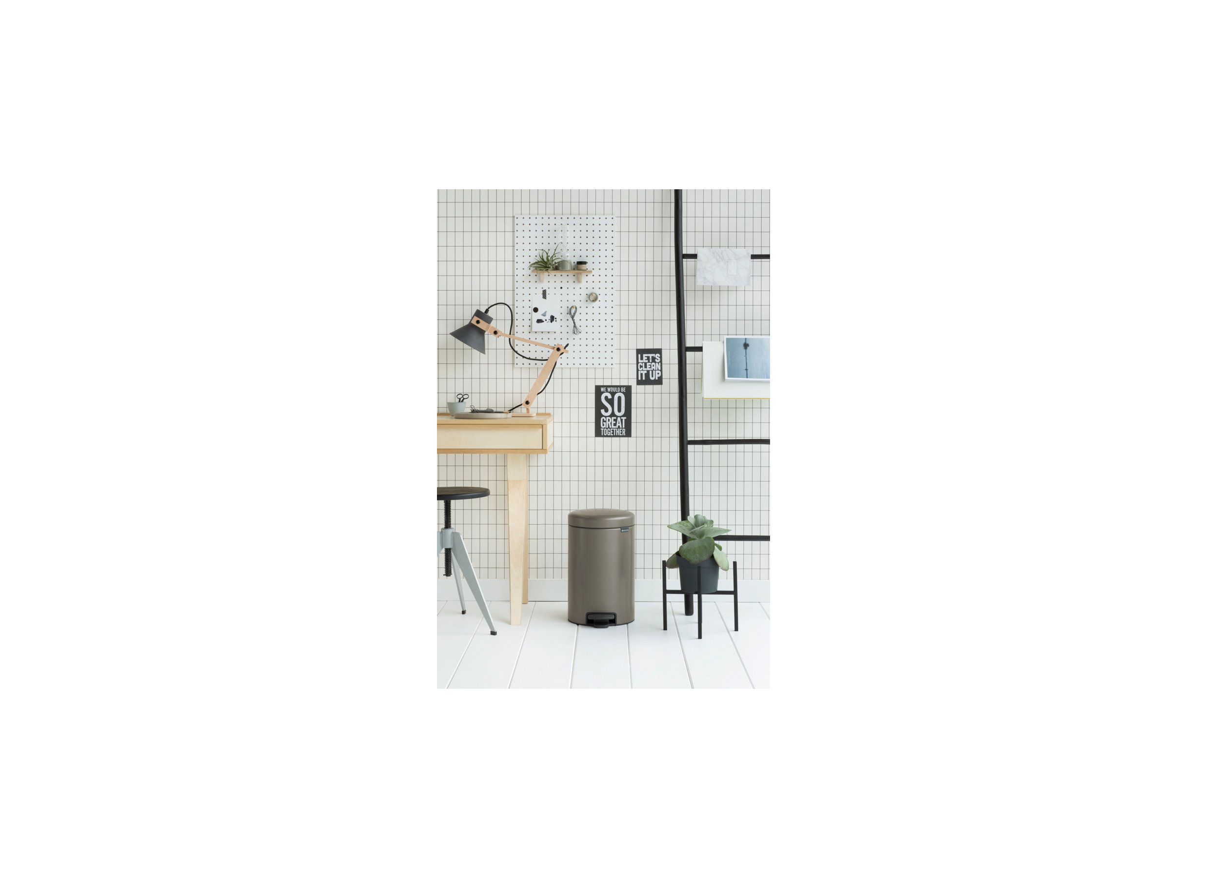 Foto ambiance - Poubelle à pédale NewIcon Brabantia 12L platinum