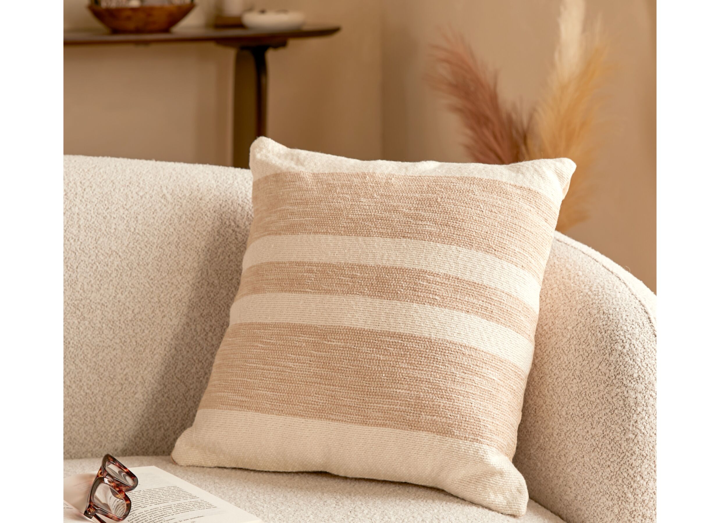 Sfeerfoto - Kussen Laini 45x45cm - jute - beige