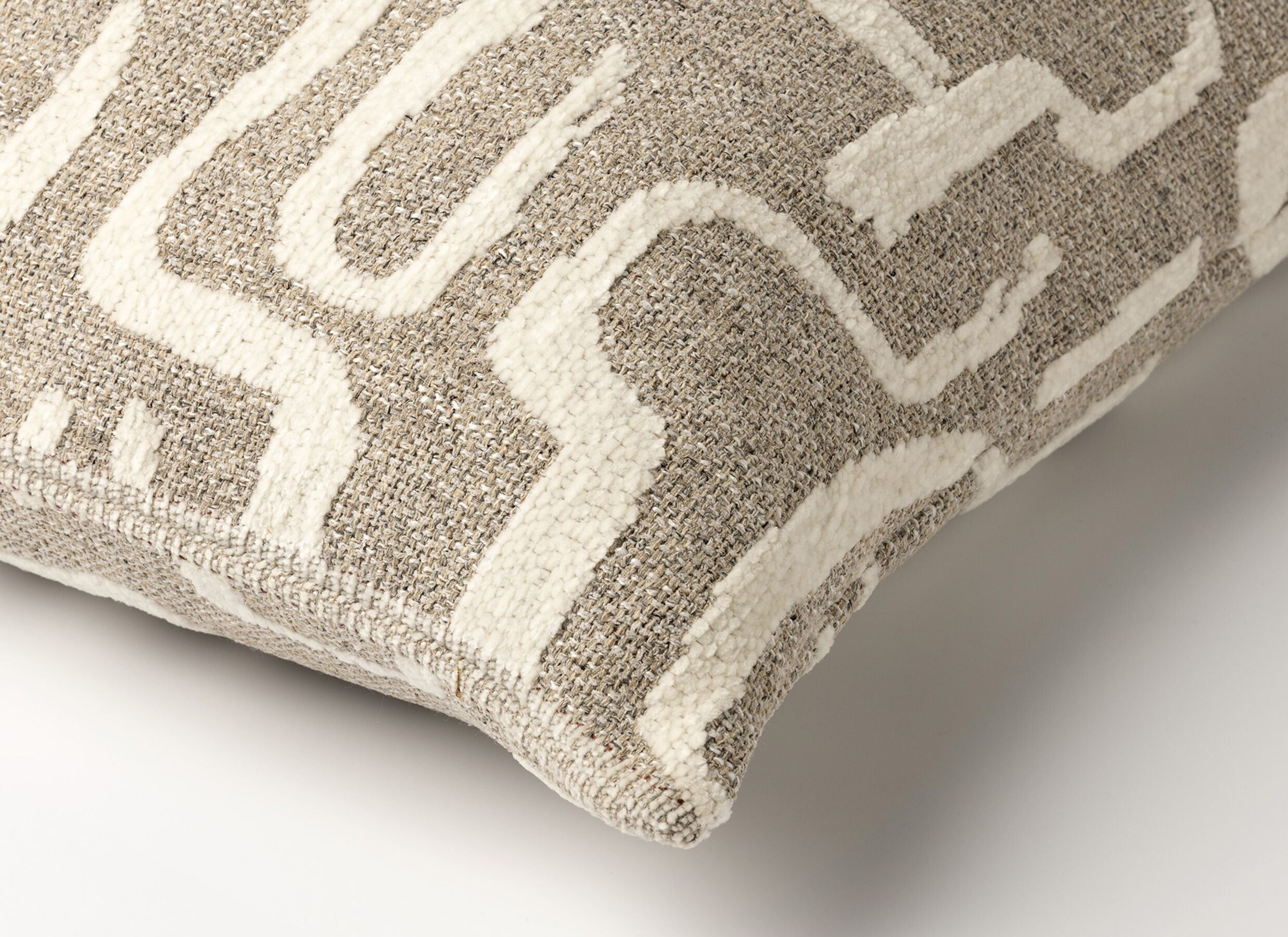 Detailfoto - Kussen Emilio 45x45cm - polyester - taupe