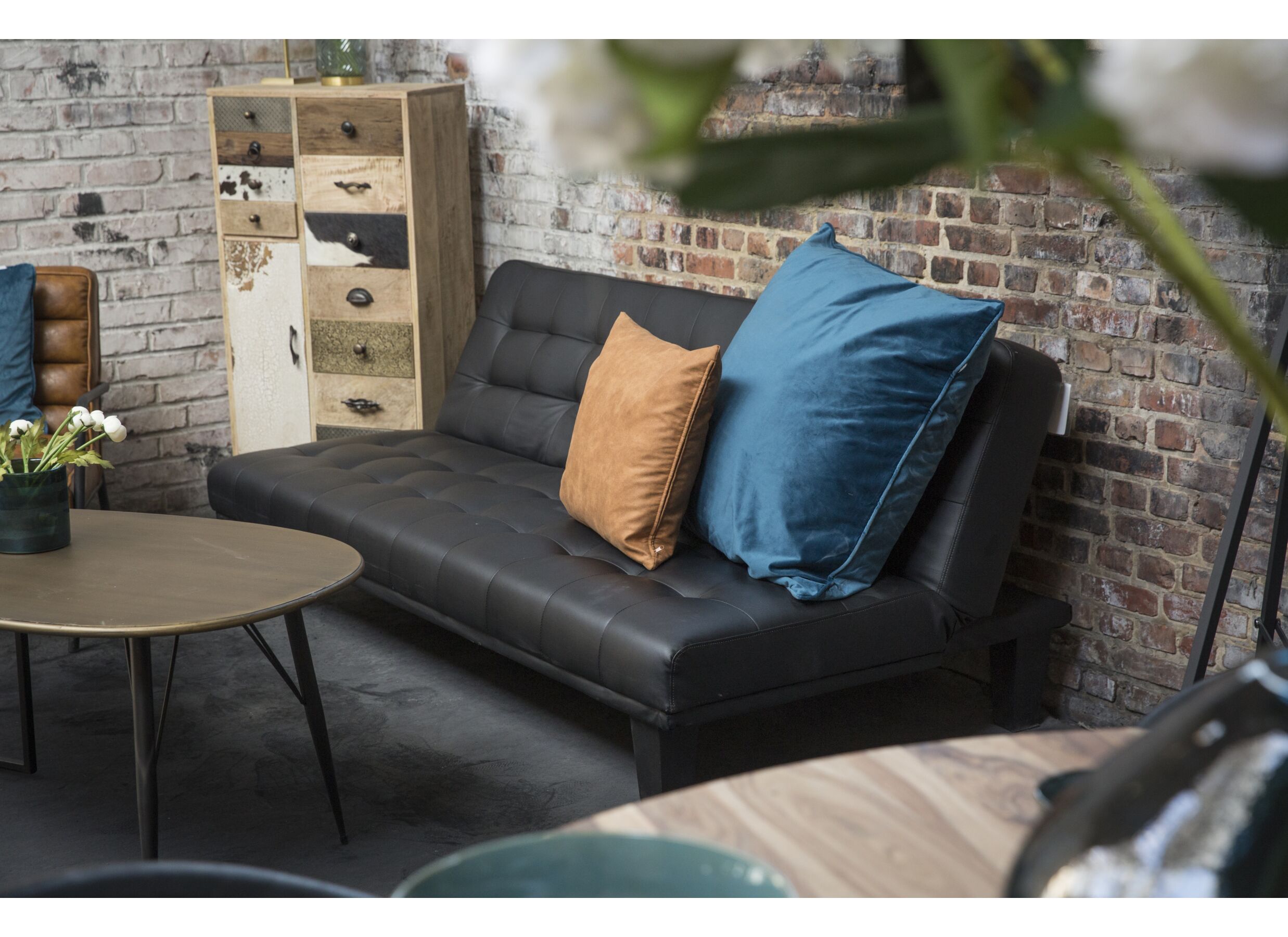 Sfeerfoto - Zetelbed Molina 1 persoon - lederlook - zwart