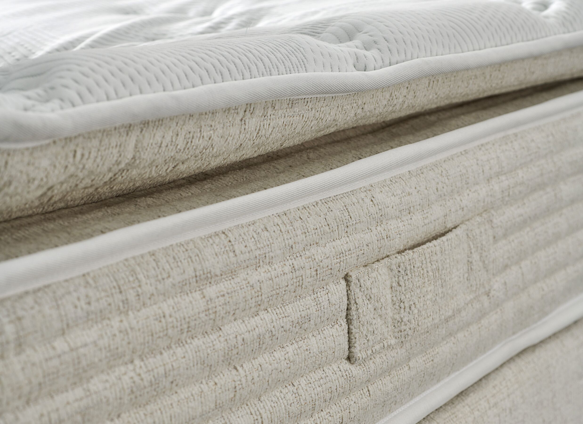 Detailfoto - Boxspring Kingstyle 140x200cm - stof - beige met opbergruimte