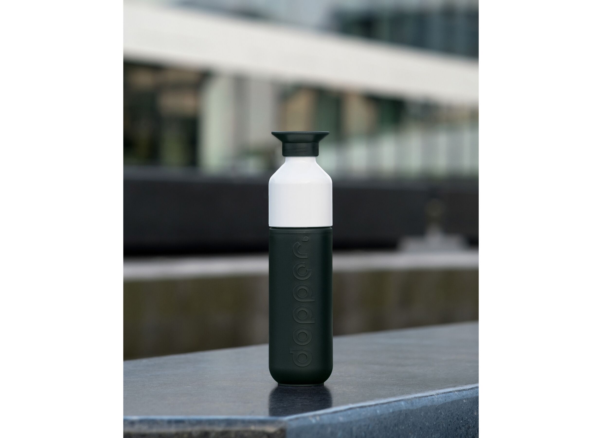 Foto ambiance - Gourde Dopper 45 cl - Plastique - Noir