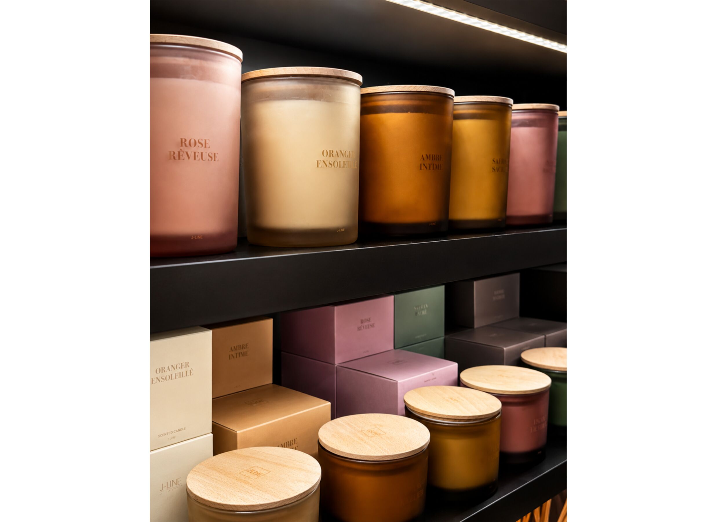 Sfeerfoto - Geurkaars Figue Frivole 52u - glas & paraffine - roze