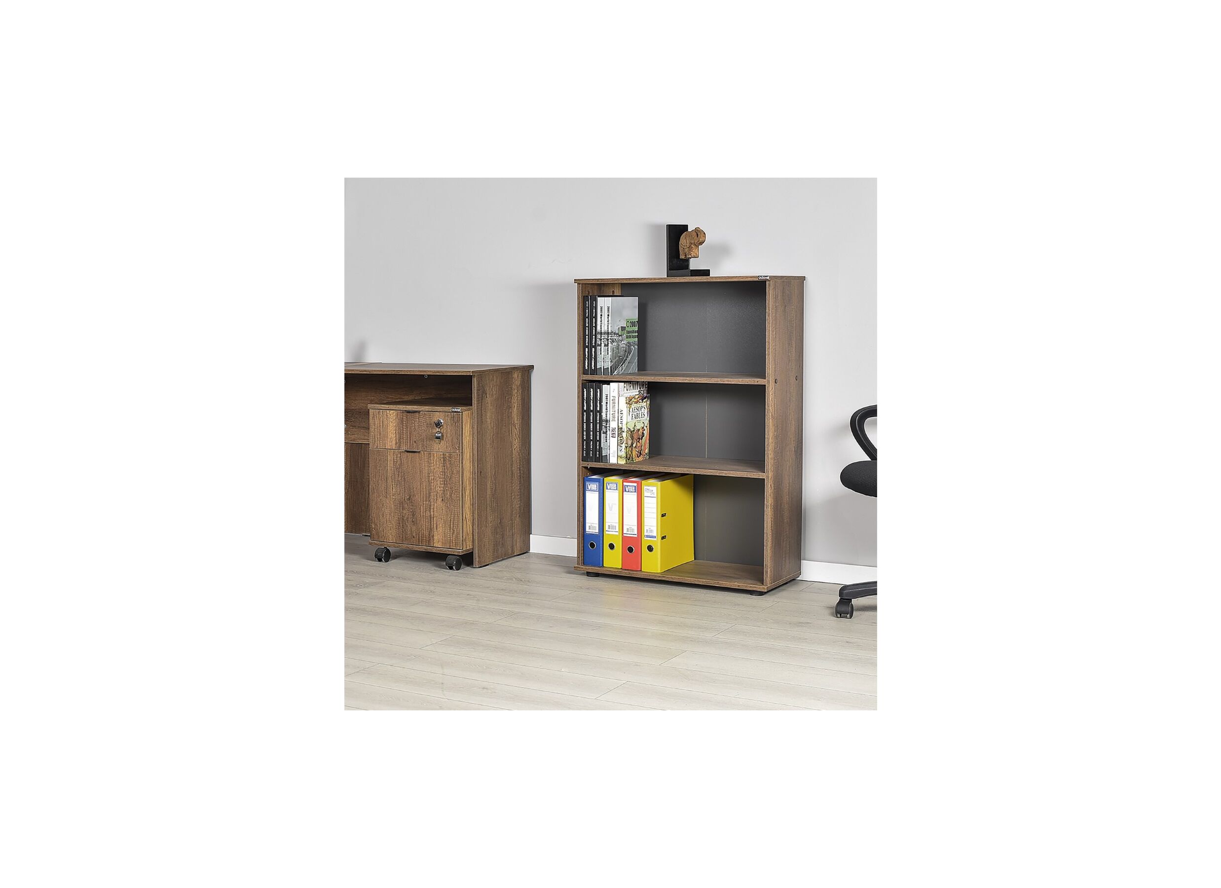 Boekenrek Meradi 72x34x109cm - melamine - oslo walnut