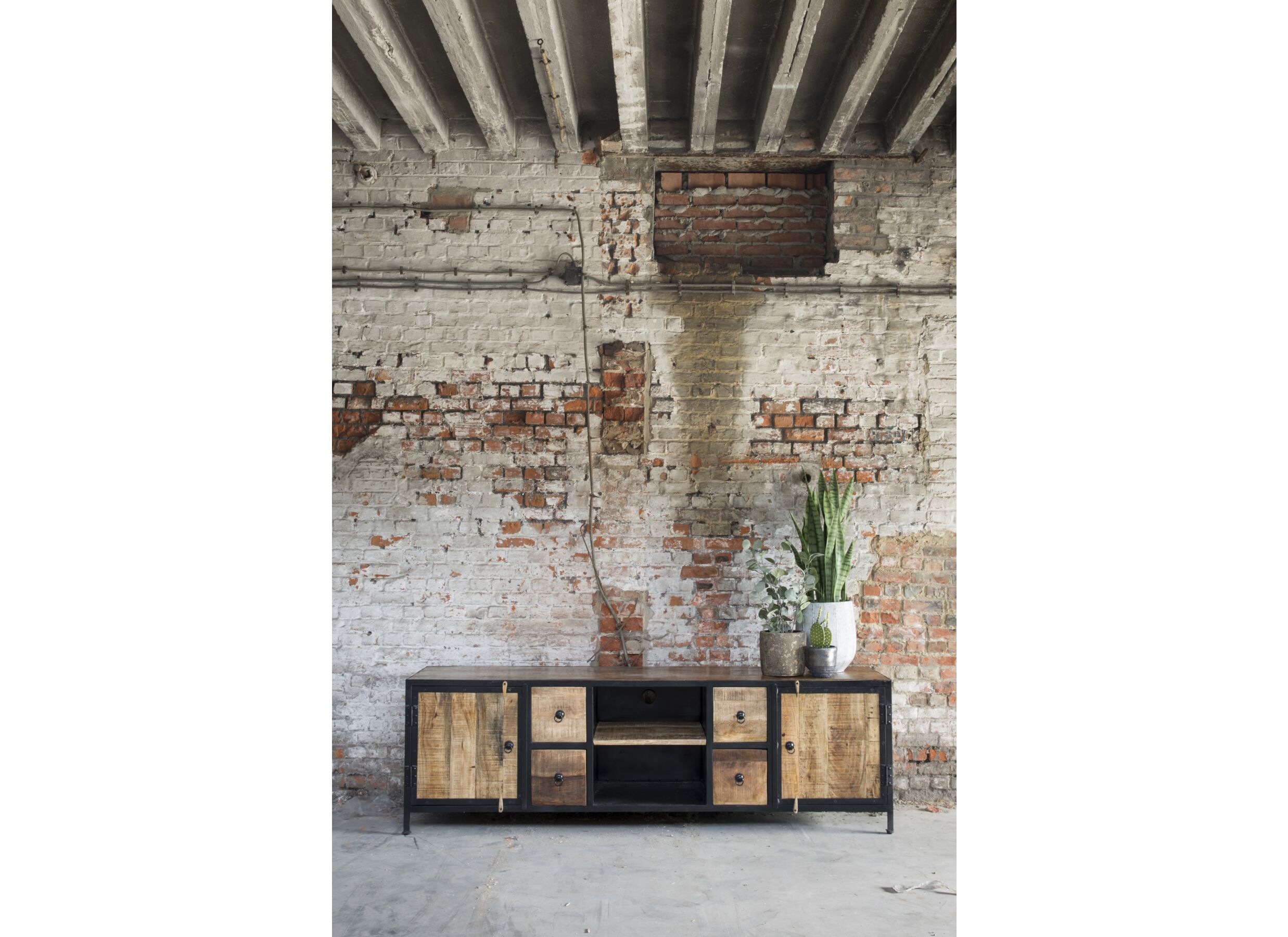 Meuble TV Cameleon 200x45cm - manguier massif & métal - naturel/noir