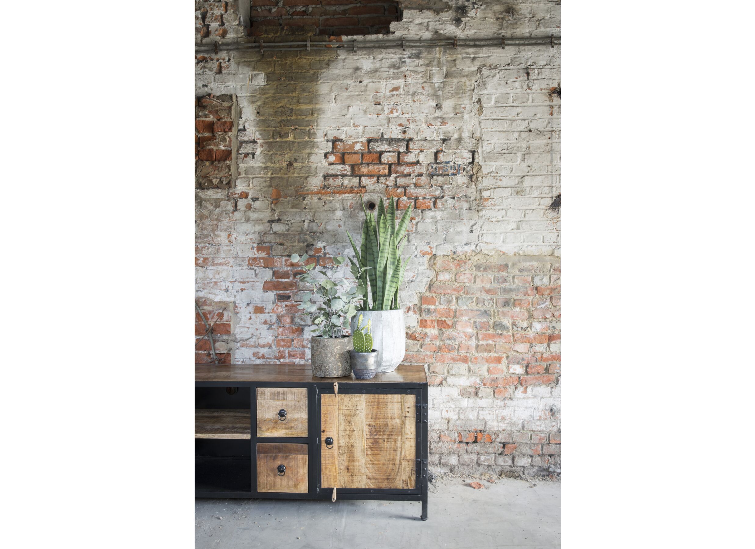Meuble TV Cameleon 200x45cm - manguier massif & métal - naturel/noir