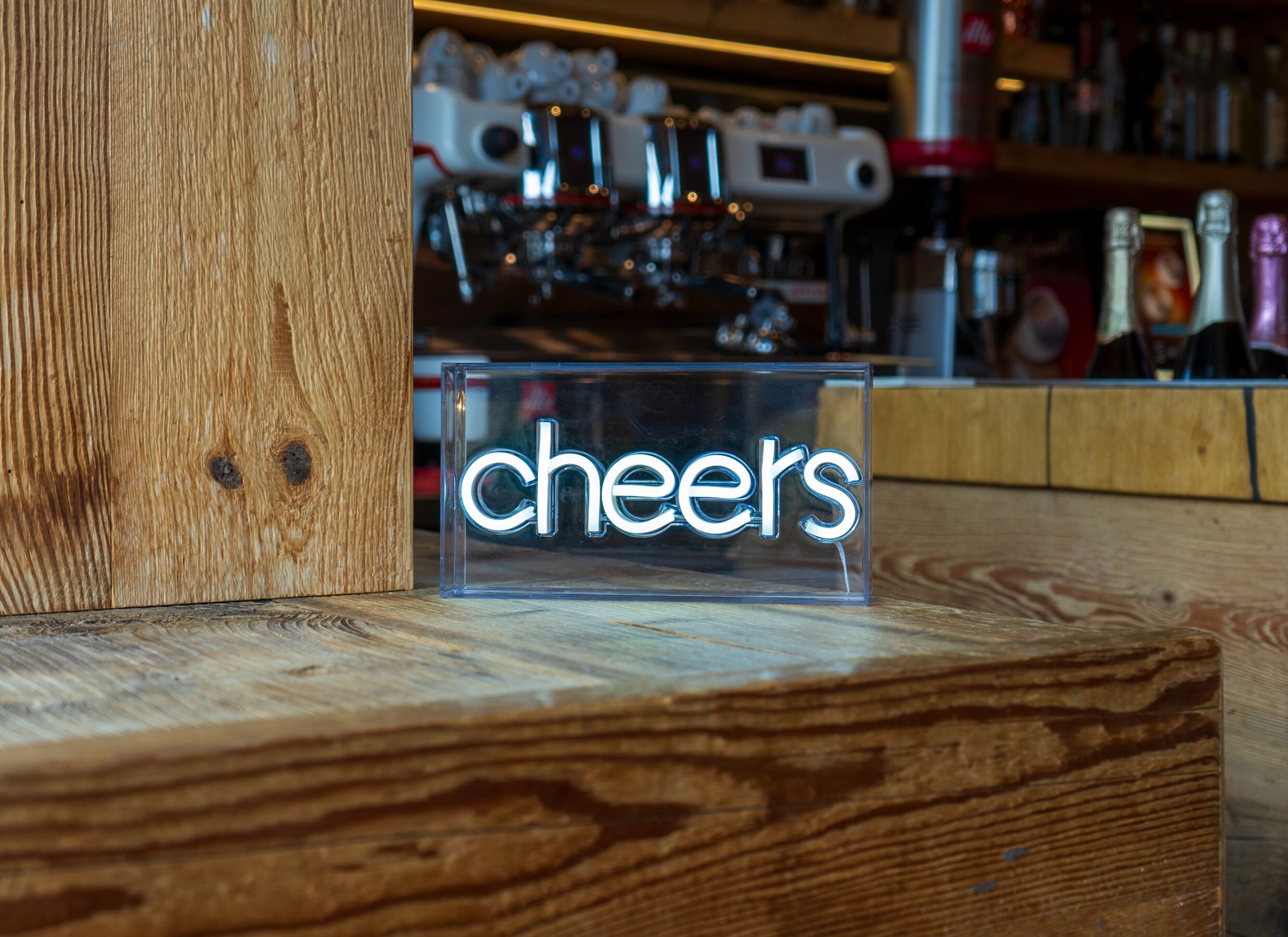 Foto ambiance - Ampoule LED Neon 23x13cm - plastique - blanc