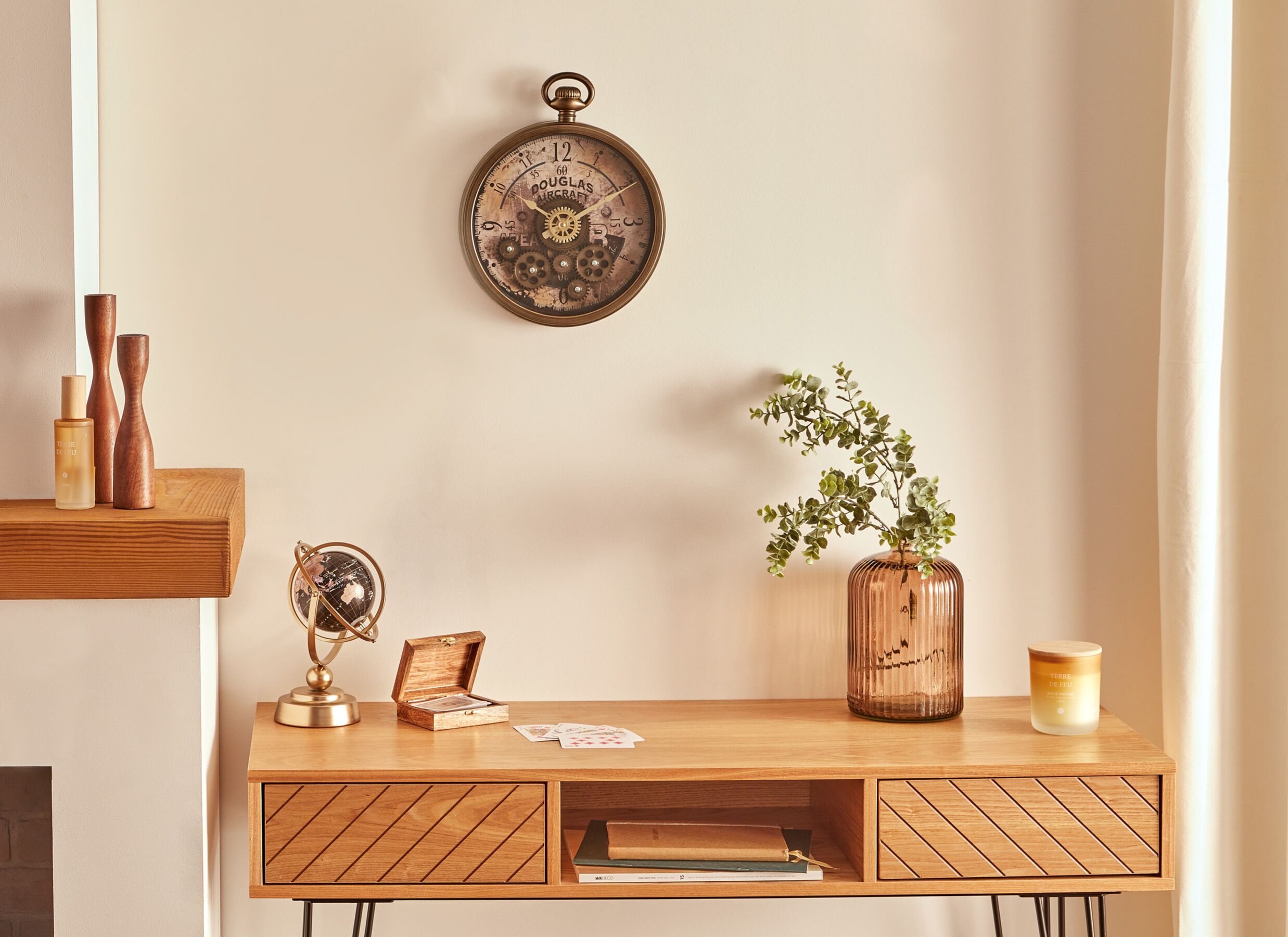 Foto ambiance - Horloge murale Awa Ø27cm - plastique & verre - brun