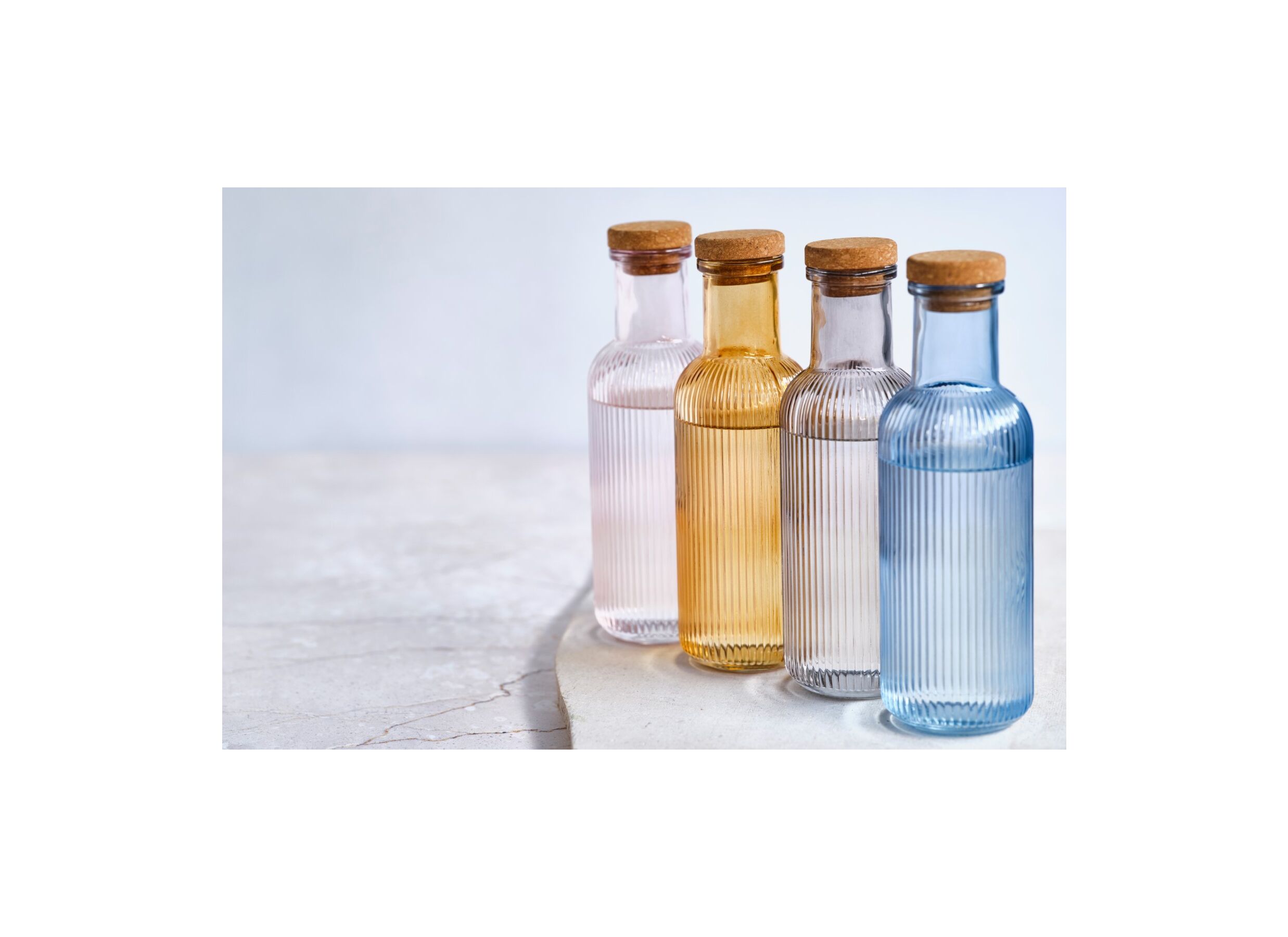 Foto ambiance - Bouteille à eau Raya 1L - verre - bleu