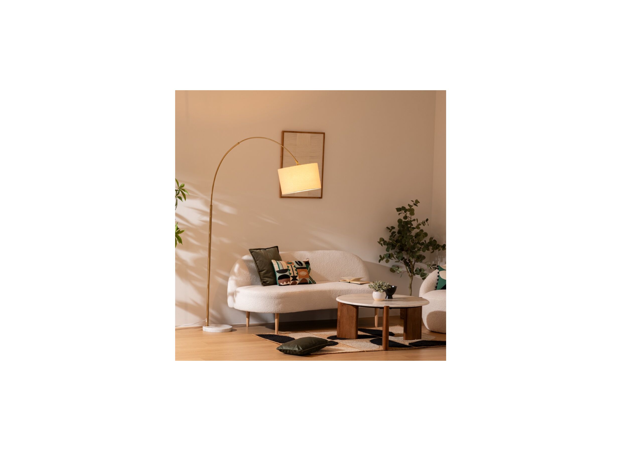 Sfeerfoto - Staande lamp Tilio E27 H195cm - marmer/polyester - wit/goud