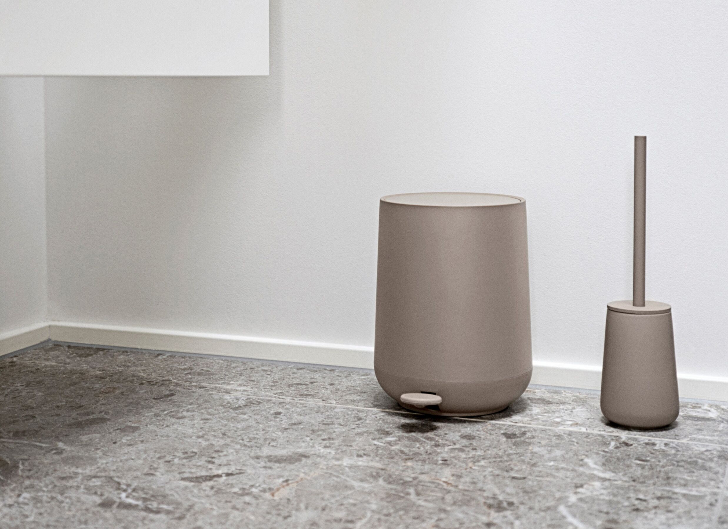 Foto ambiance - Poubelle à pédale 3L - ABS - taupe