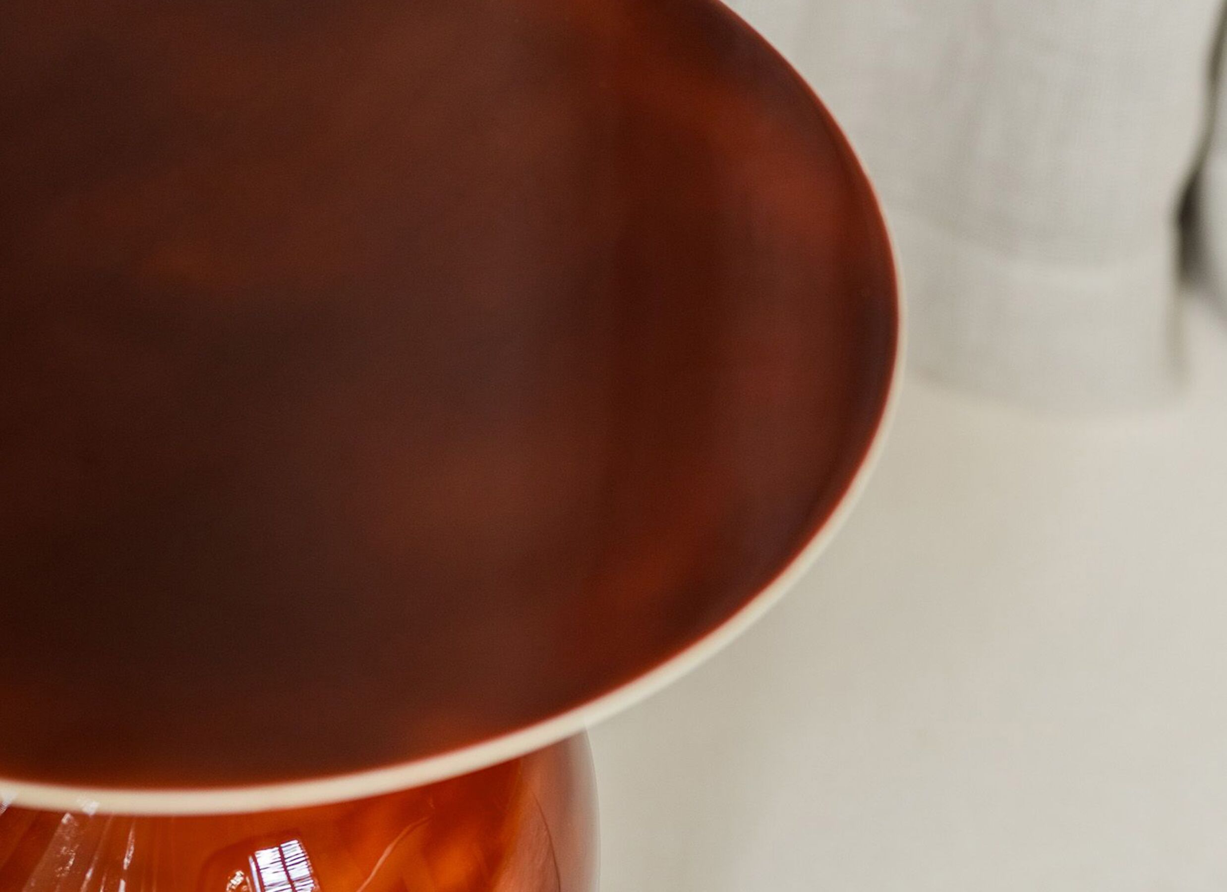 Sfeerfoto - Bijzettafel Mio Ø40xH52cm - metaal - red clay