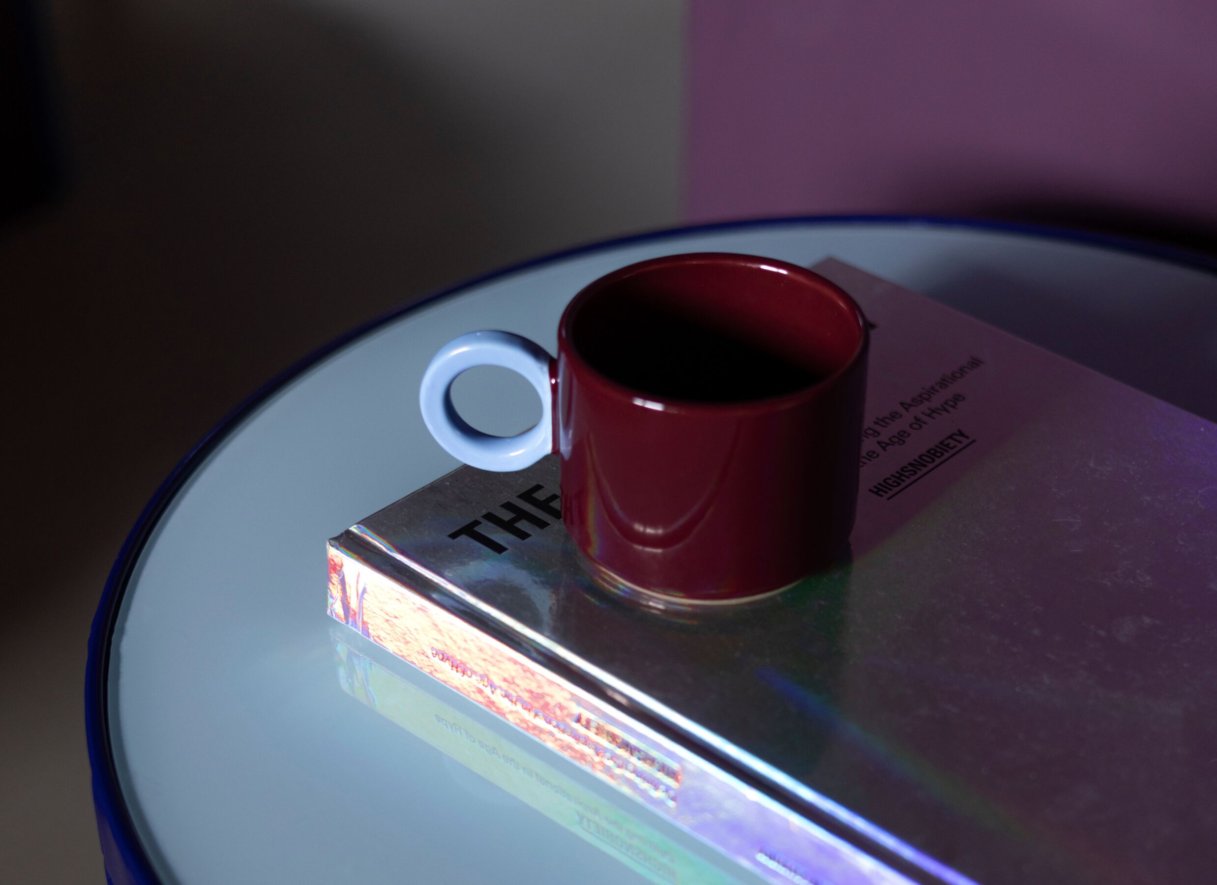 Foto ambiance - Mug Lou 28cl - stoneware - bordeaux & bleu