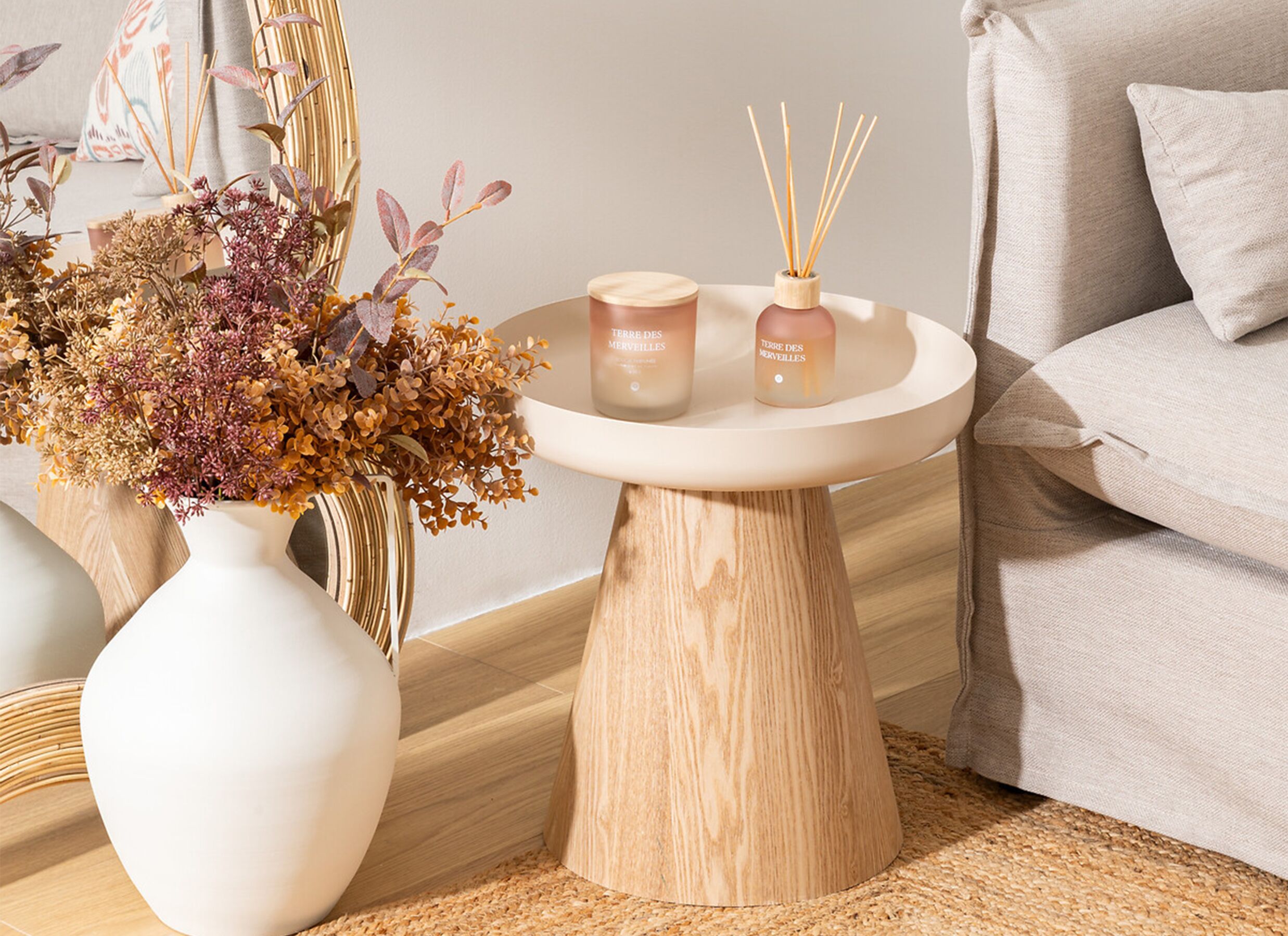 Sfeerfoto - Bijzettafel Hercyna Ø40 - staal & MDF - beige