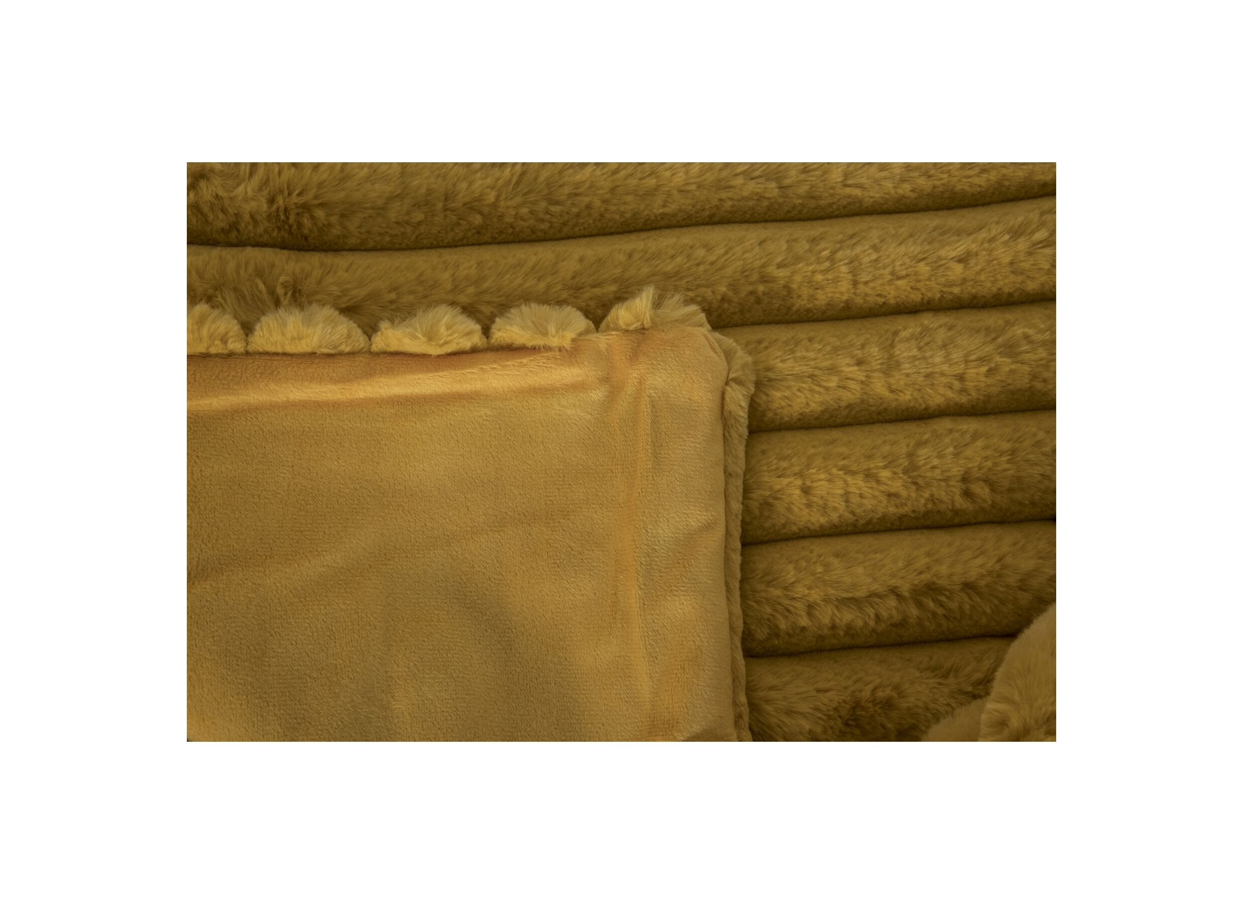 Detail - Plaid Gabriella 150x200cm - imitation fourrure de lapin - jaune